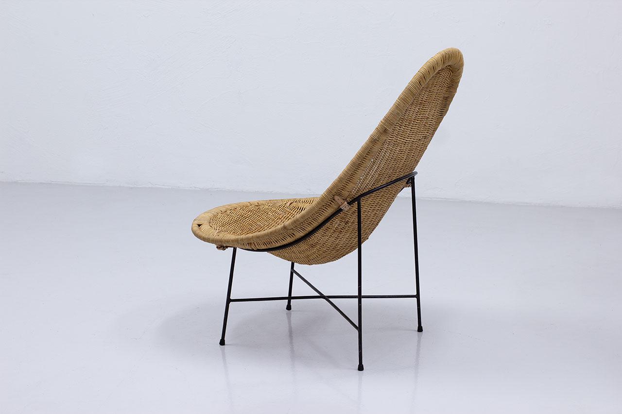 20th Century 'Stora Kraal' Lounge Chair in Woven Cane by Kerstin Hörlin Holmquist, Sweden For Sale