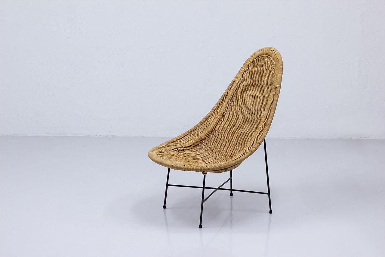 Scandinavian Modern 'Stora Kraal' Lounge Chair in Woven Cane by Kerstin Hörlin Holmquist, Sweden For Sale