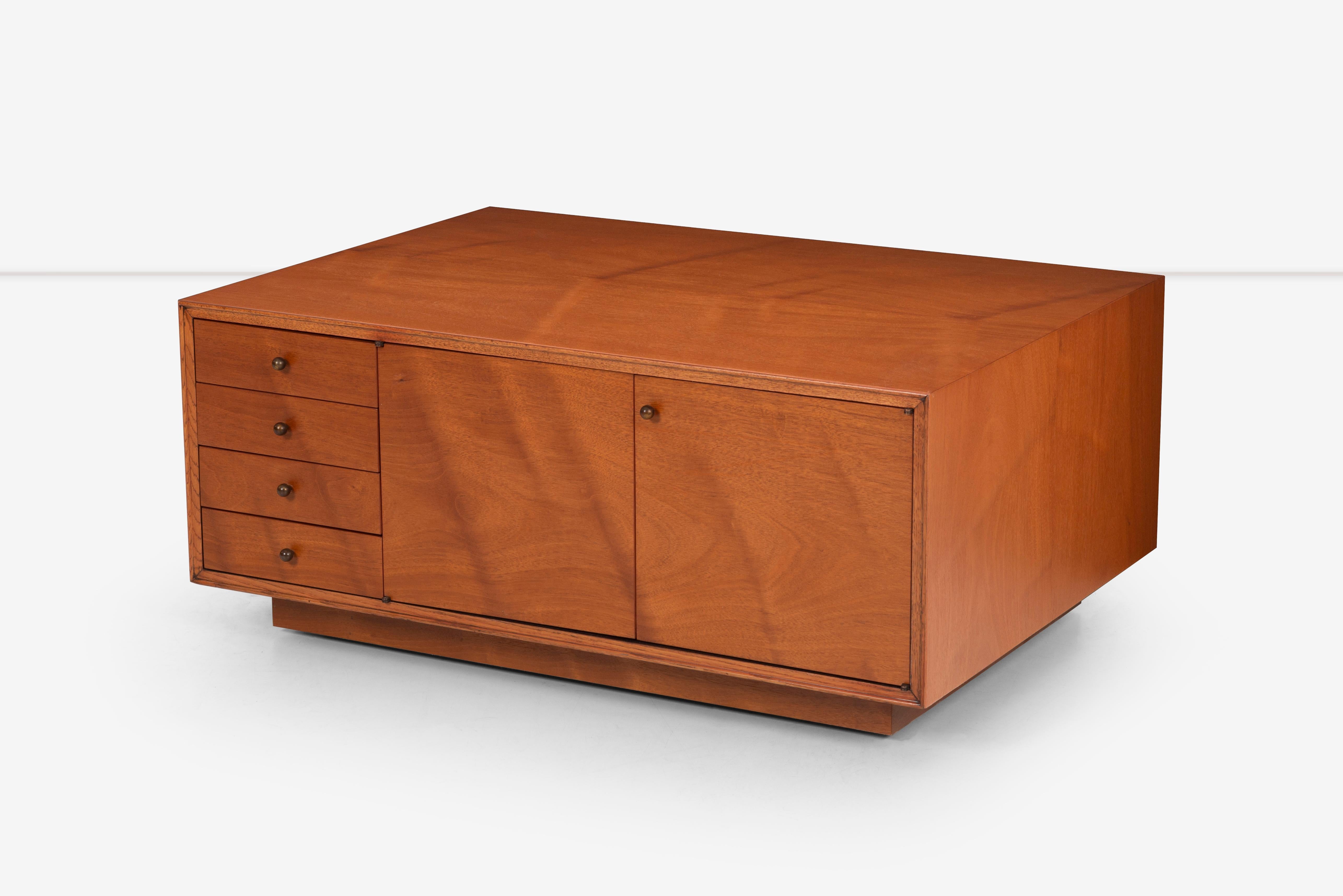 American Storage and Display Coffee Table in the Style of Milo Baughman For Sale