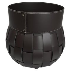 Storage basket in woven leather TRECCIO HABITA - Regenerated leather and castors