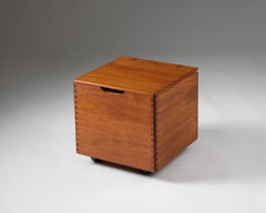 Storage box/container on wheels