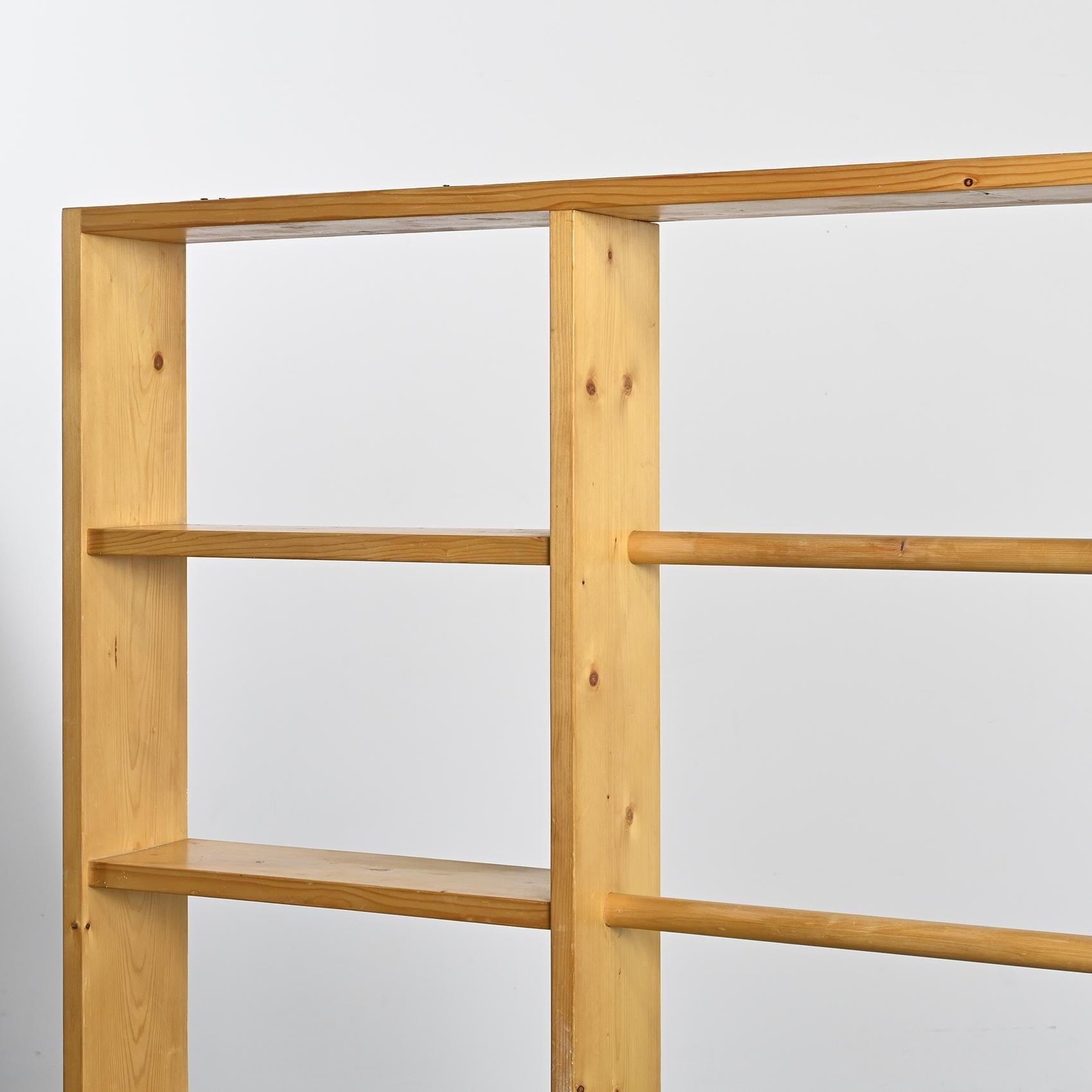 Storage von Christian Durupt, Courchevel (Kiefernholz) im Angebot
