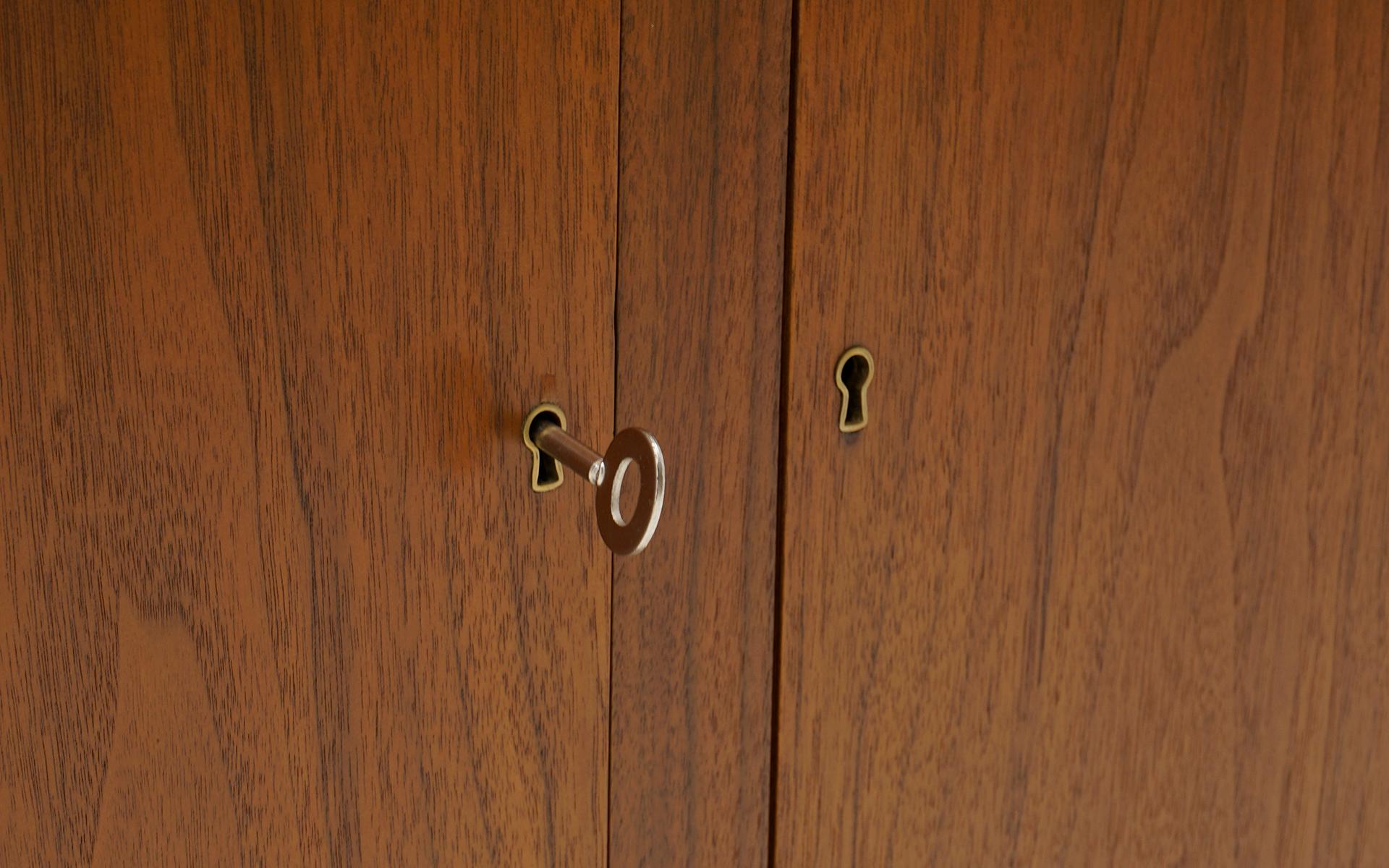 Storage Cabinet Credenza by Robsjohn-Gibbings for Widdicomb. Walnut. Excellent. For Sale 2