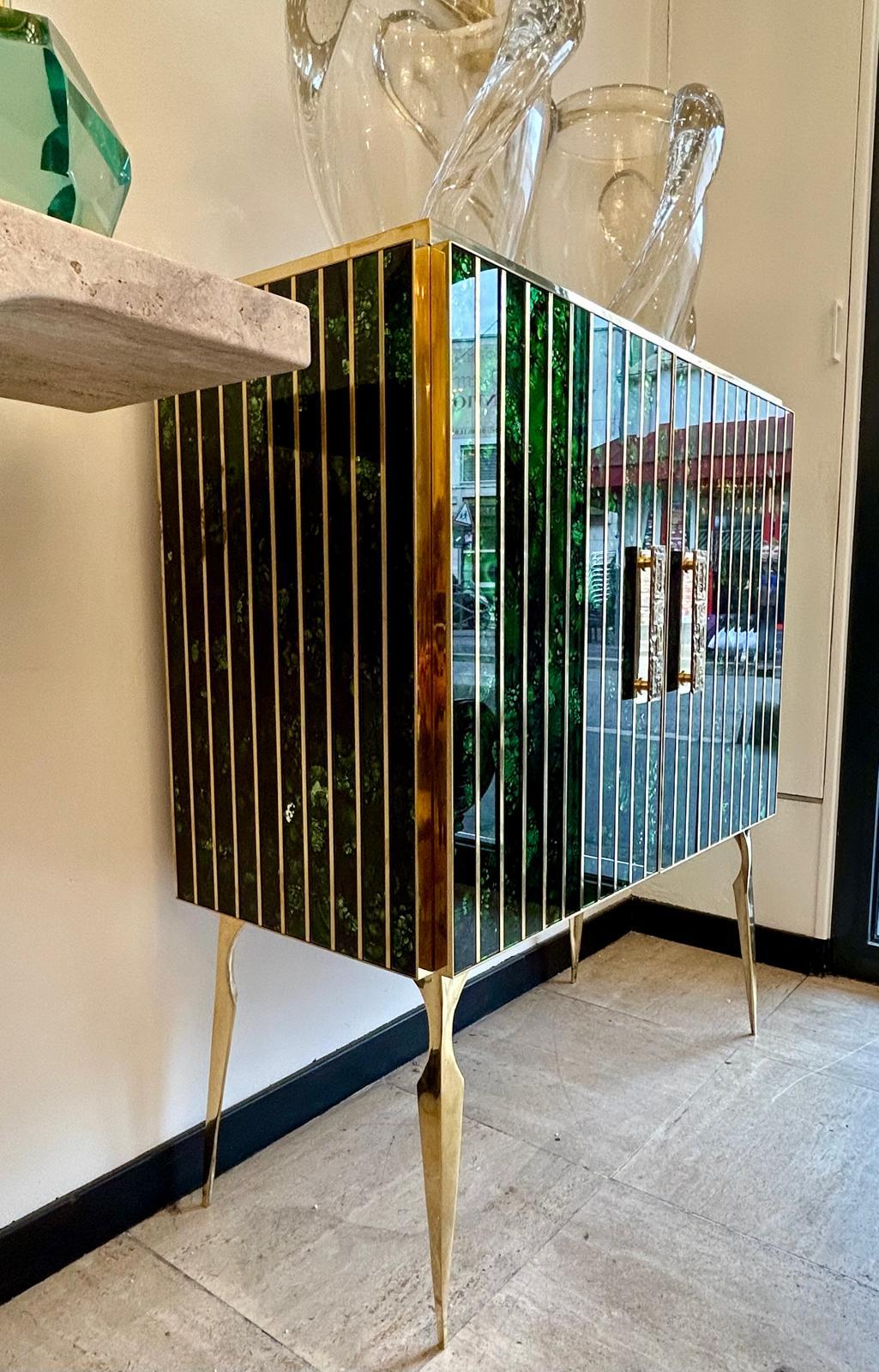XX secolo Mobile laterale in vetro di Murano e ottone in vendita