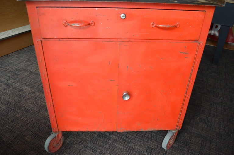 Storage on Wheels with Steel Top as Kitchen Isle, Wait Stand