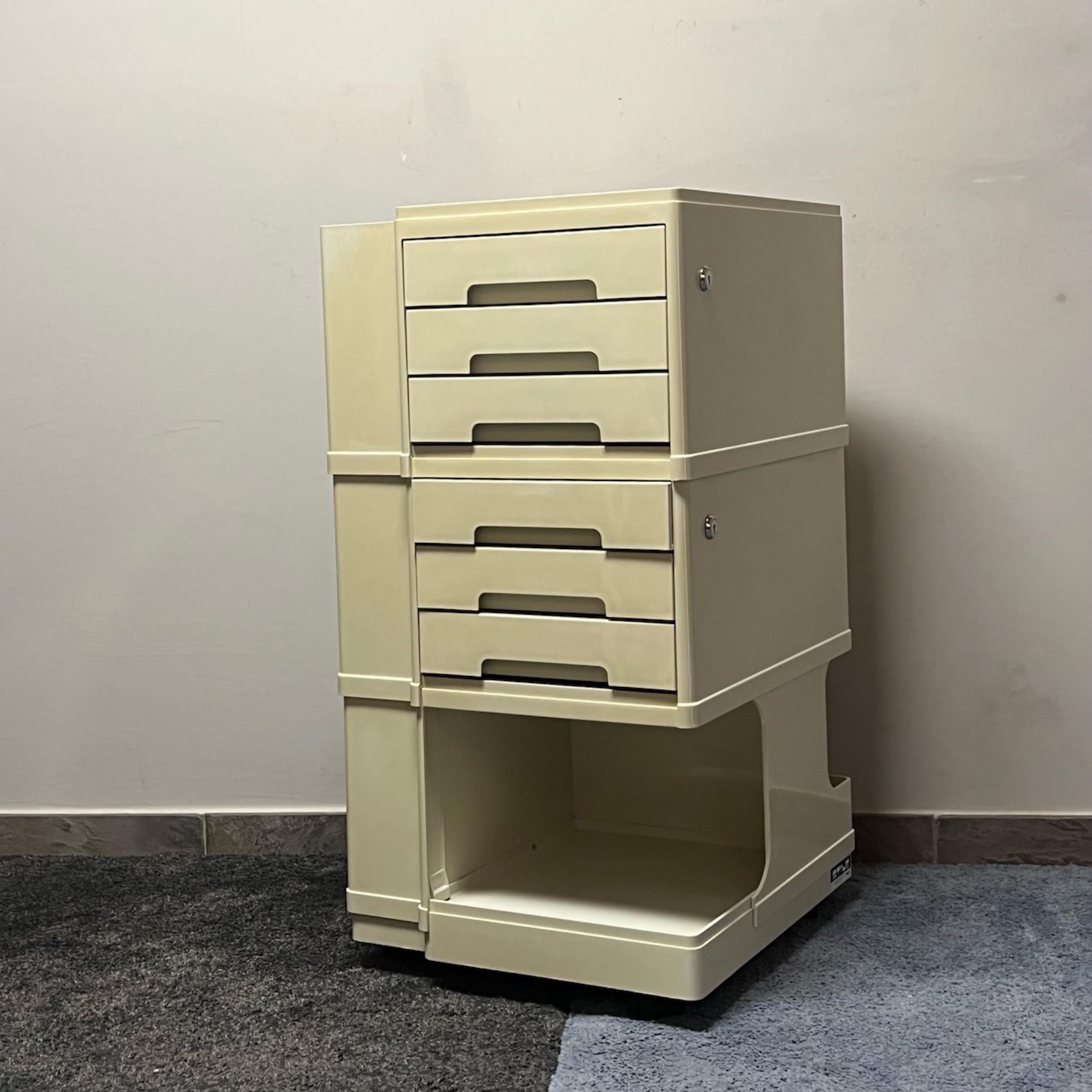Storage Cabinet Trolley NEOLT Stile by Giovanni Pelis, 1970s In Good Condition For Sale In San Benedetto Del Tronto, IT