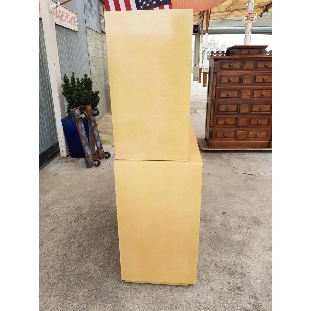 Storage Cabinet with Two-Tone Black Lacquer Finish In Good Condition In Fulton, CA