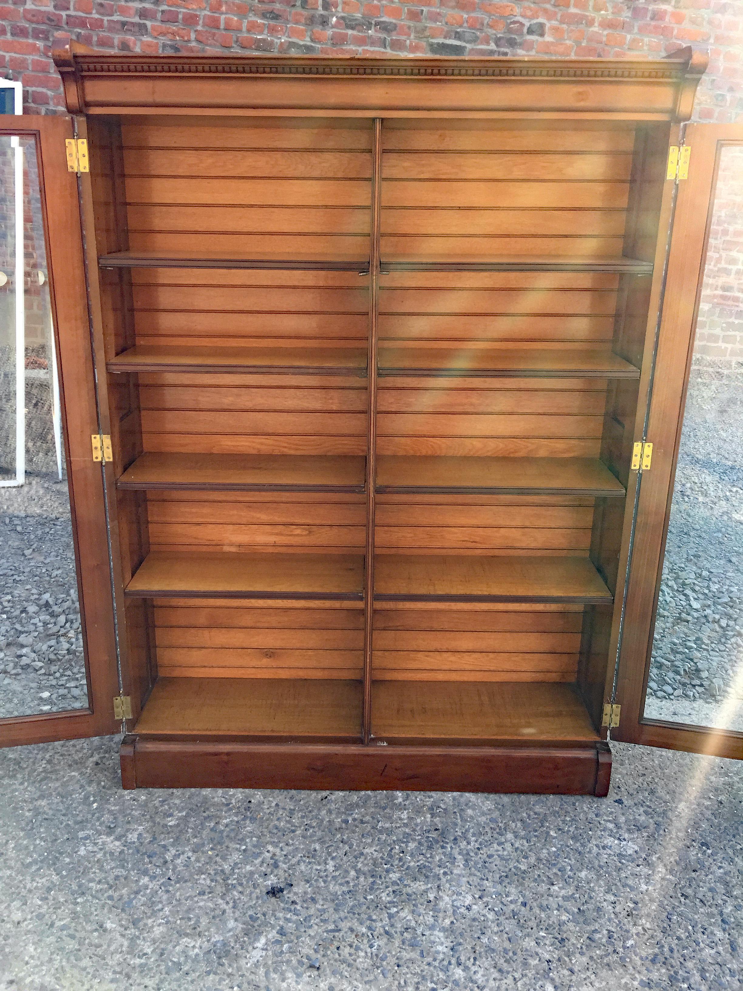 Storage Unit or Library in American Walnut, circa 1900 For Sale 7