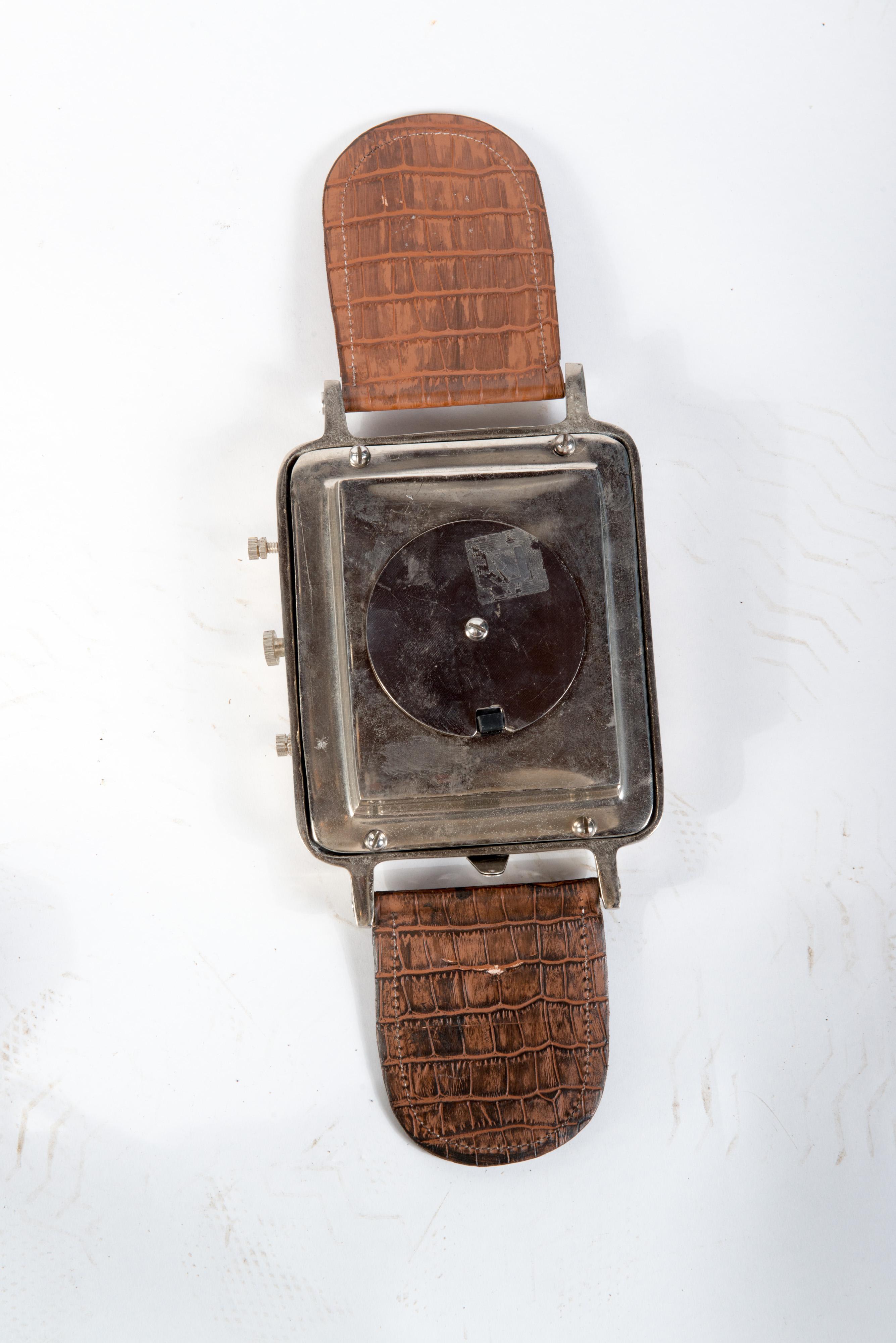 Métal Montre-bracelet pour magasin Horloge de bureau en vente
