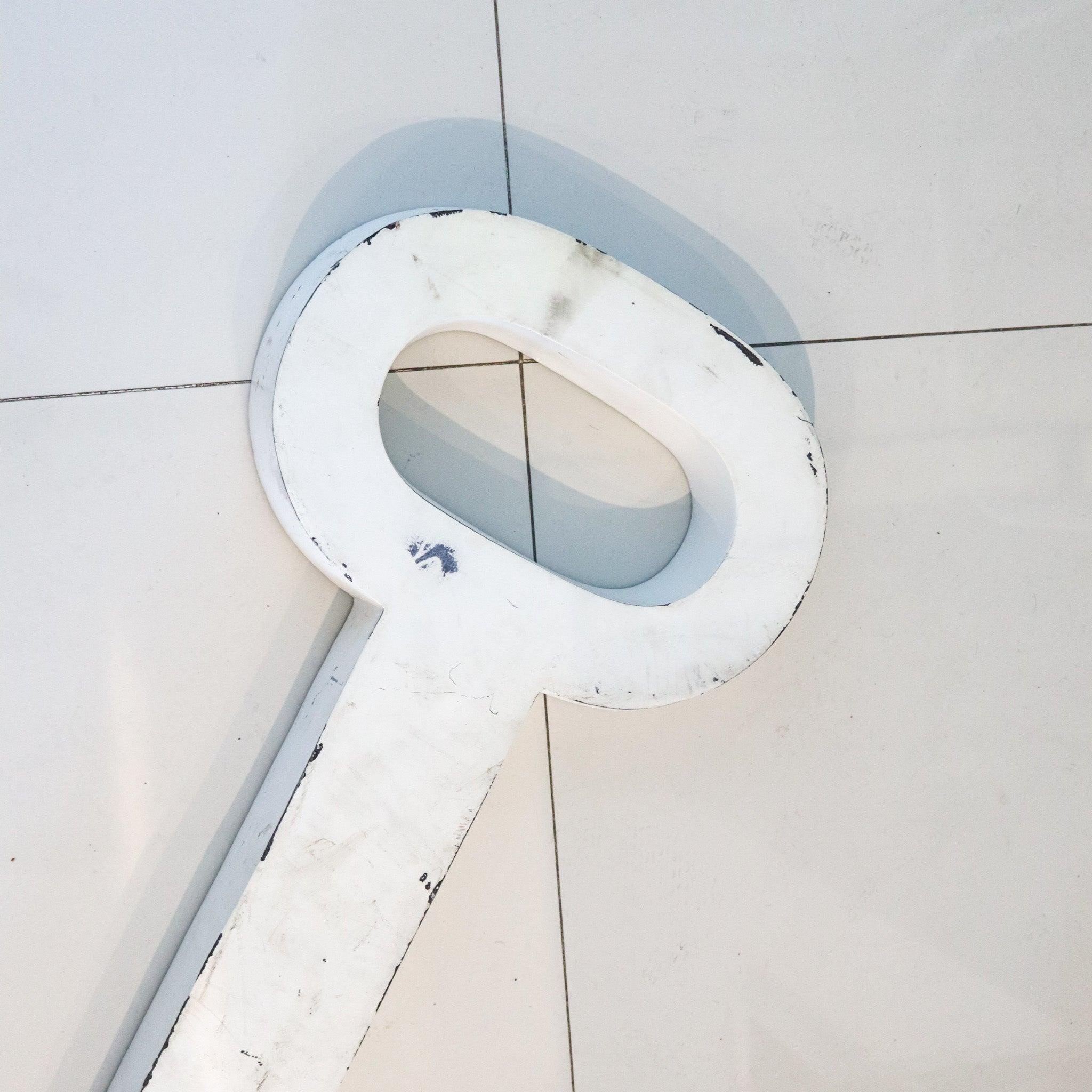 Ottone STORE KEY 1930 Pubblicità a parete di chiavi giganti di un negozio di chiavi in vendita