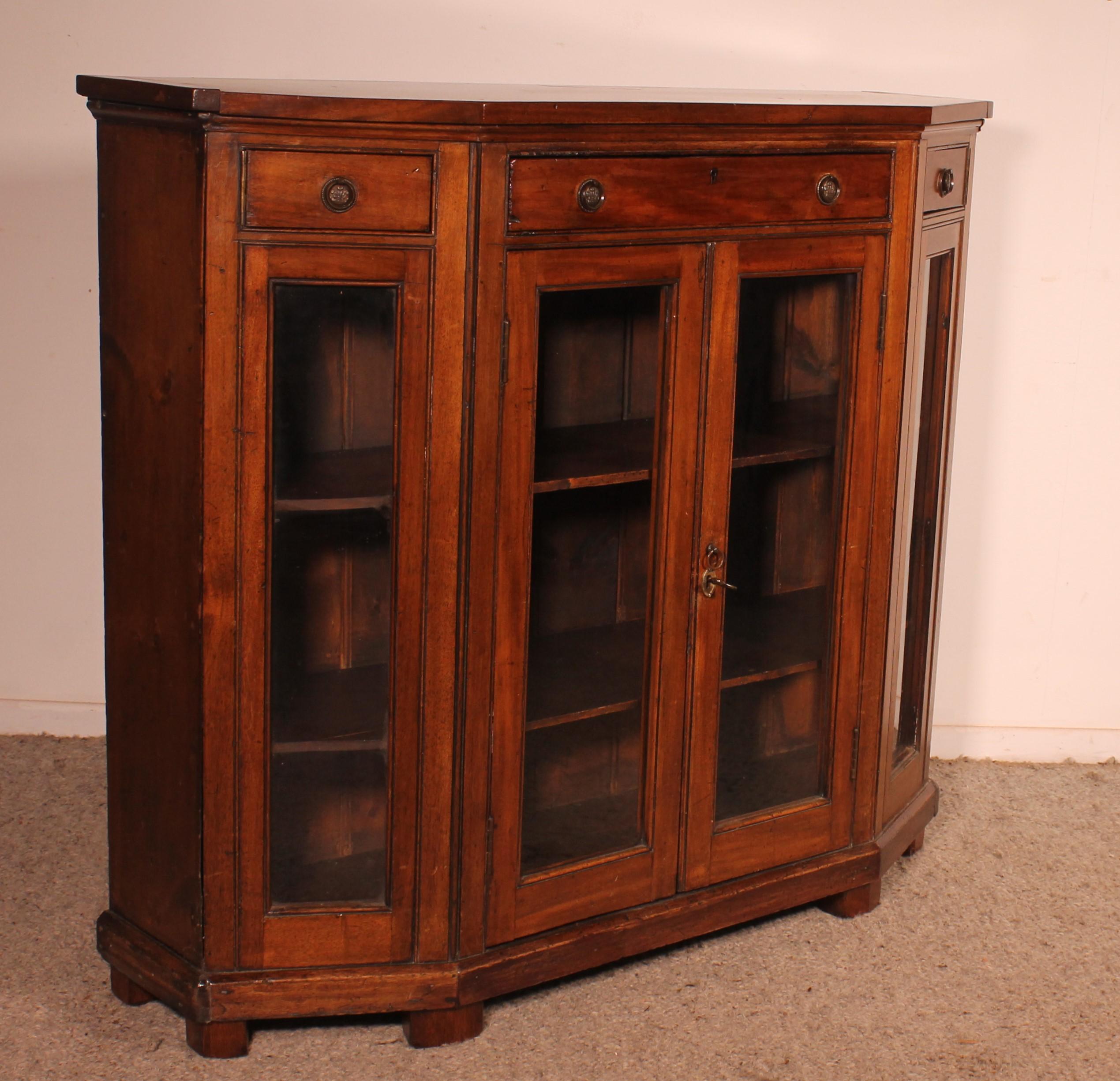 Store Showcase Cabinet Or Bookcase In Mahogany Early 19th Century In Good Condition For Sale In Brussels, Brussels