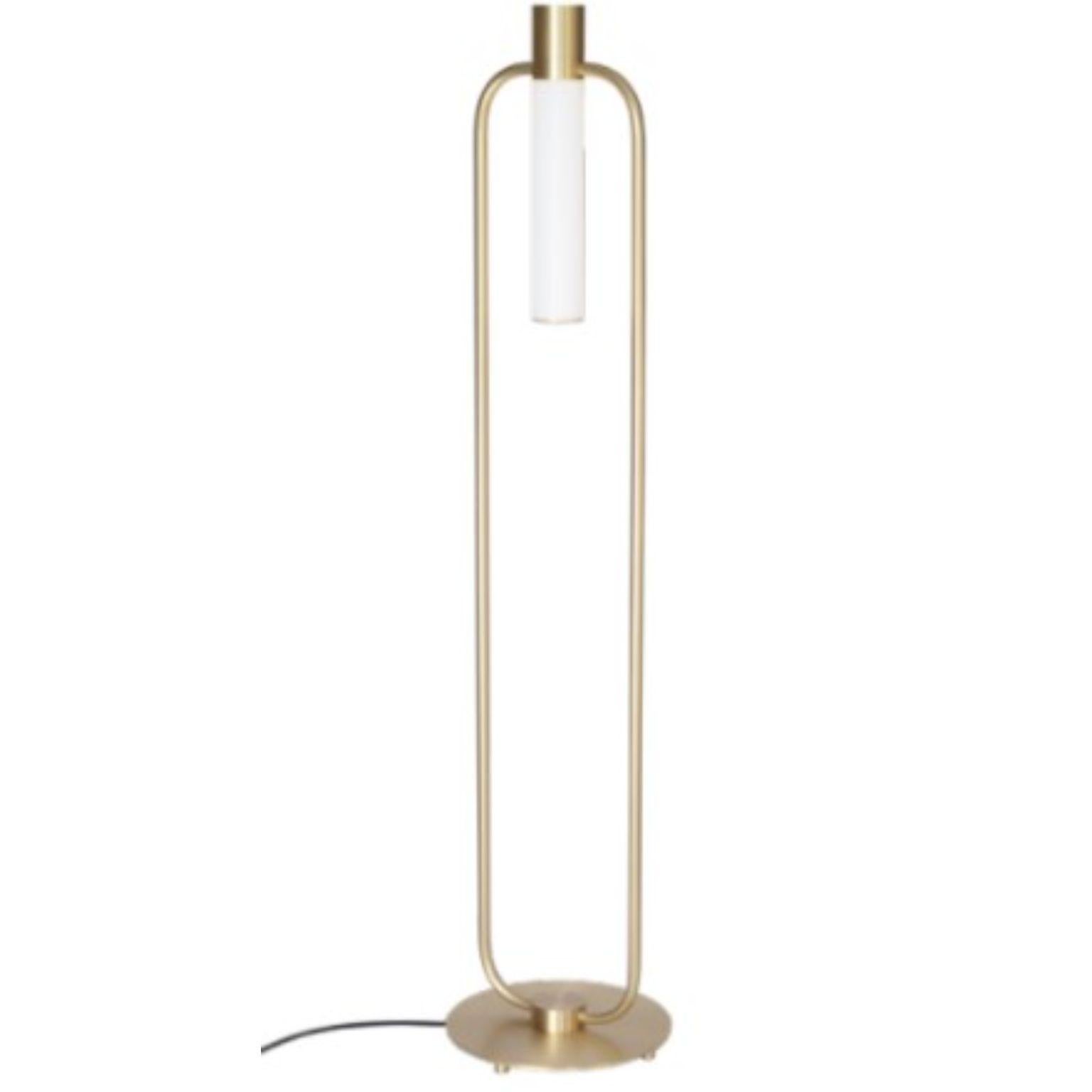 Storm floor lamp by Emilie Cathelineau
Dimensions: D 26 x W 7 x H 146 cm
Materials: Solid brass, white polycarbonate.
Others finishes are available.

All our lamps can be wired according to each country. If sold to the USA it will be wired for