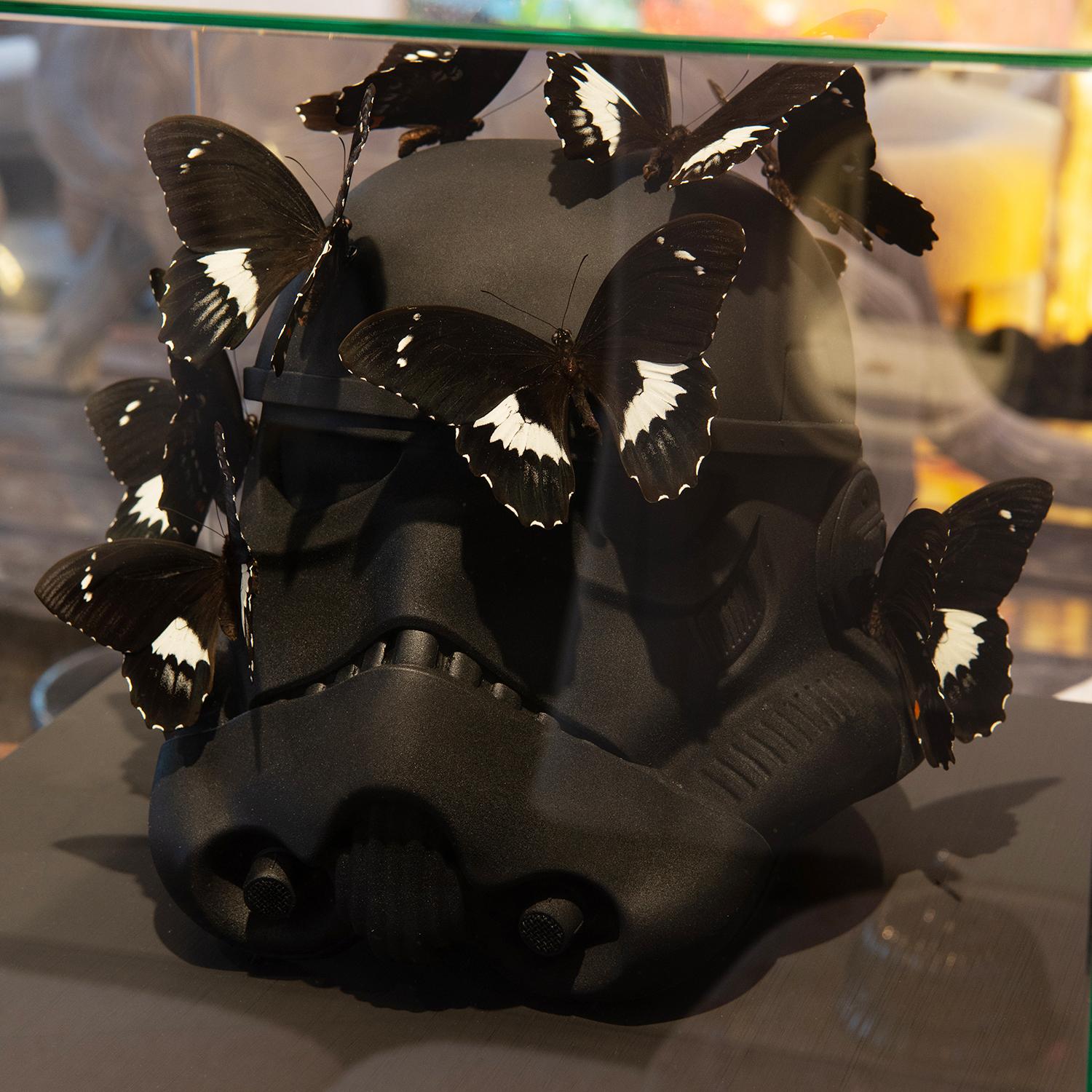 Escultura Stormtrooper Casco Negro Mariposas Vaciado en venta