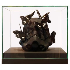 Stormtrooper Schwarzer Helm Schmetterlinge Skulptur
