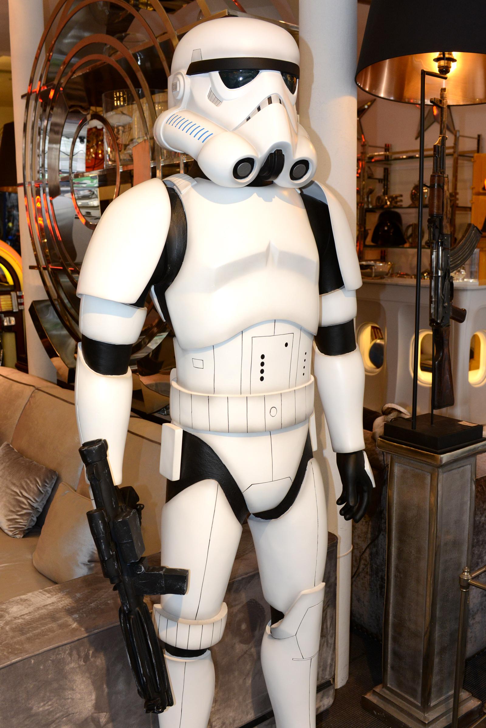 Stormtrooper Straight Arm Star Wars, lebensgroße, lizenzierte Figur, limitierte Auflage im Zustand „Neu“ im Angebot in Paris, FR
