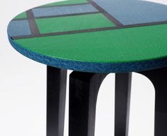 Table d'appoint Tormy Weather en bois et marqueterie de cuir