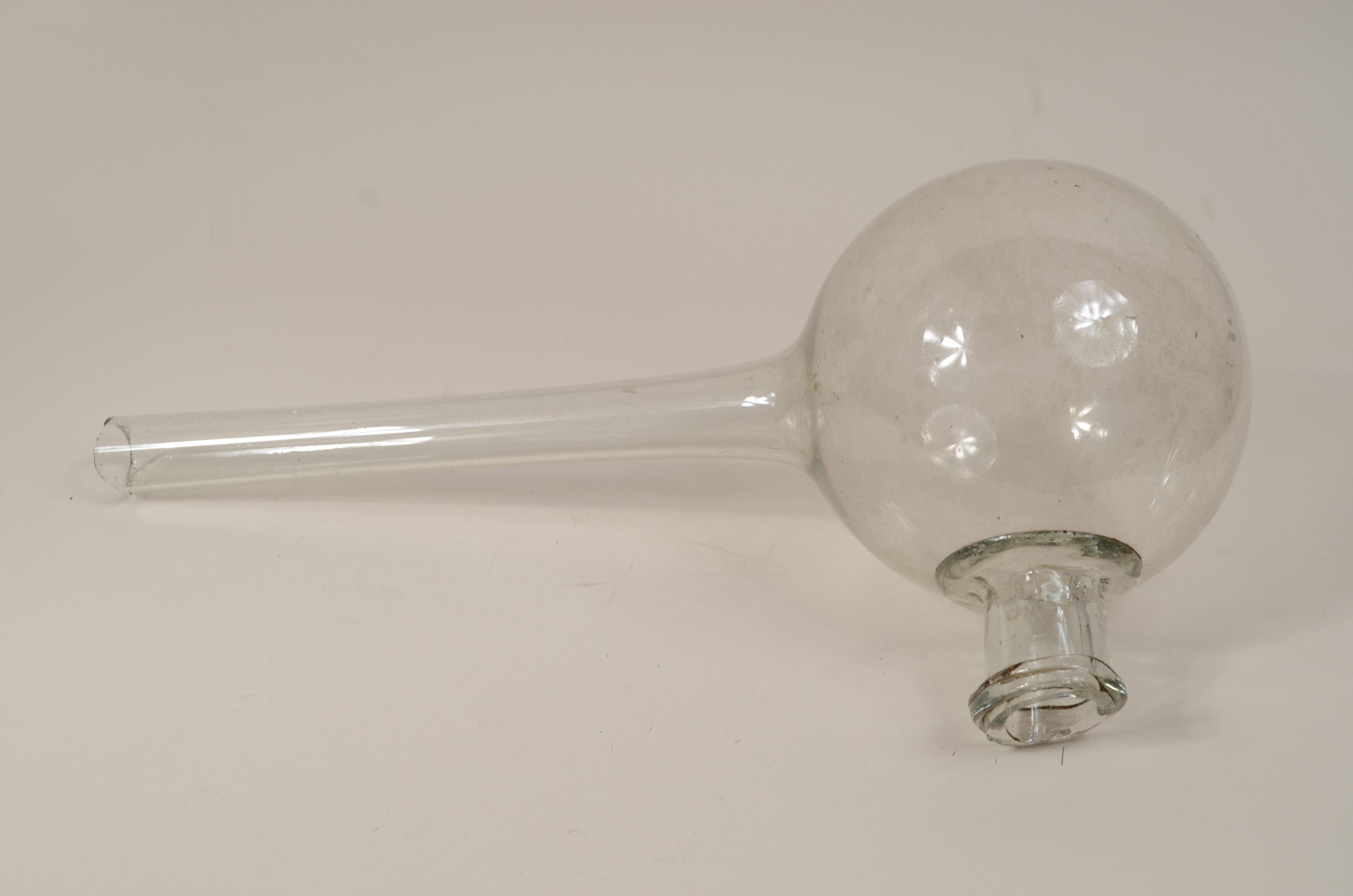 Early 19th Century Transparent blown glass laboratory retort from the early 19th century. For Sale