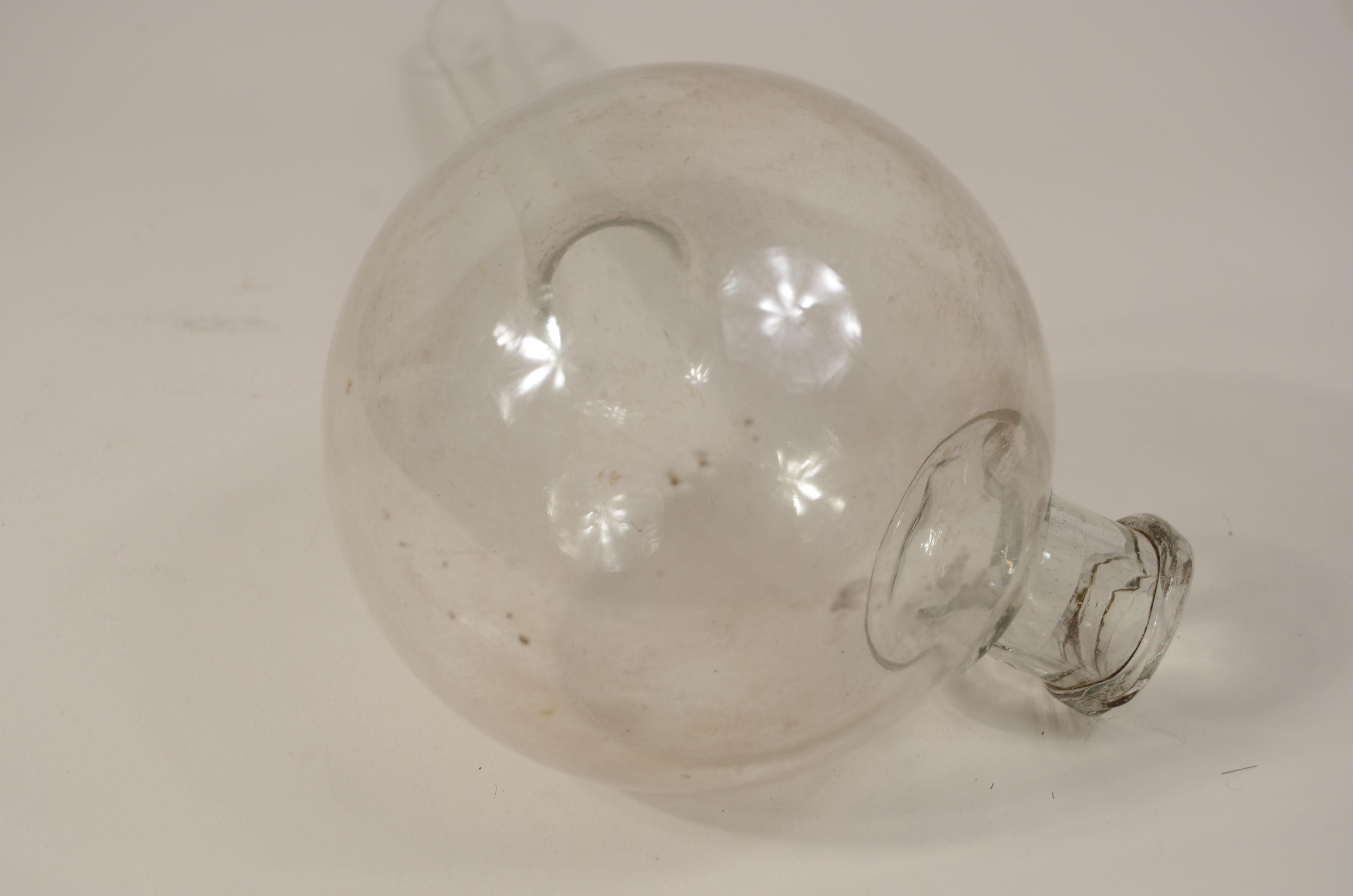 Durchsichtige Laborretorte aus geblasenem Glas aus dem frühen 19. Jahrhundert. im Angebot 2