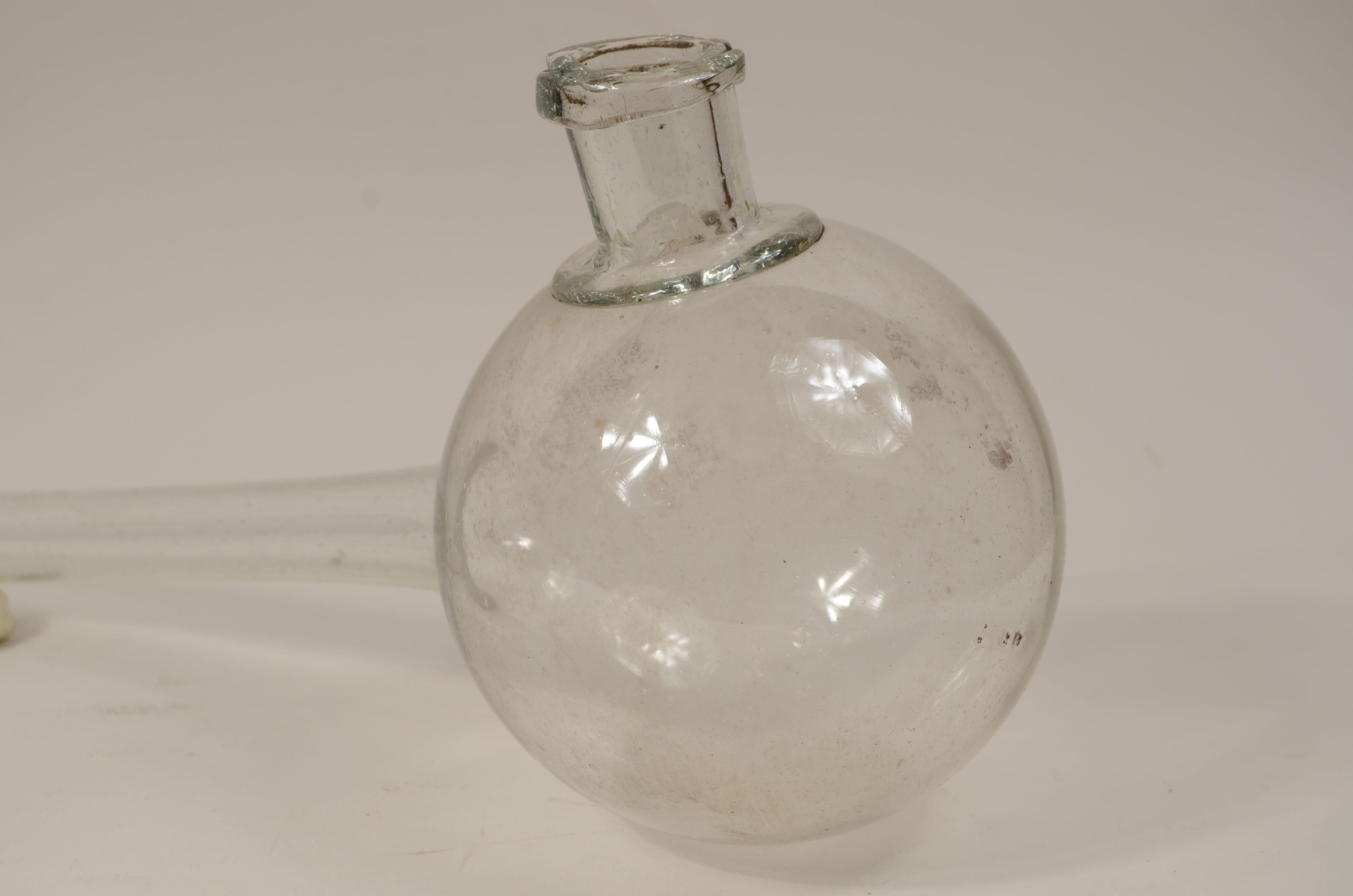 Transparent blown glass laboratory retort from the early 19th century. For Sale 2