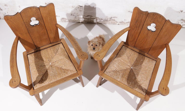 Story Book Pair of Dutch Brutalist Oak and Rush Throne-Like Lounge Chairs For Sale 4