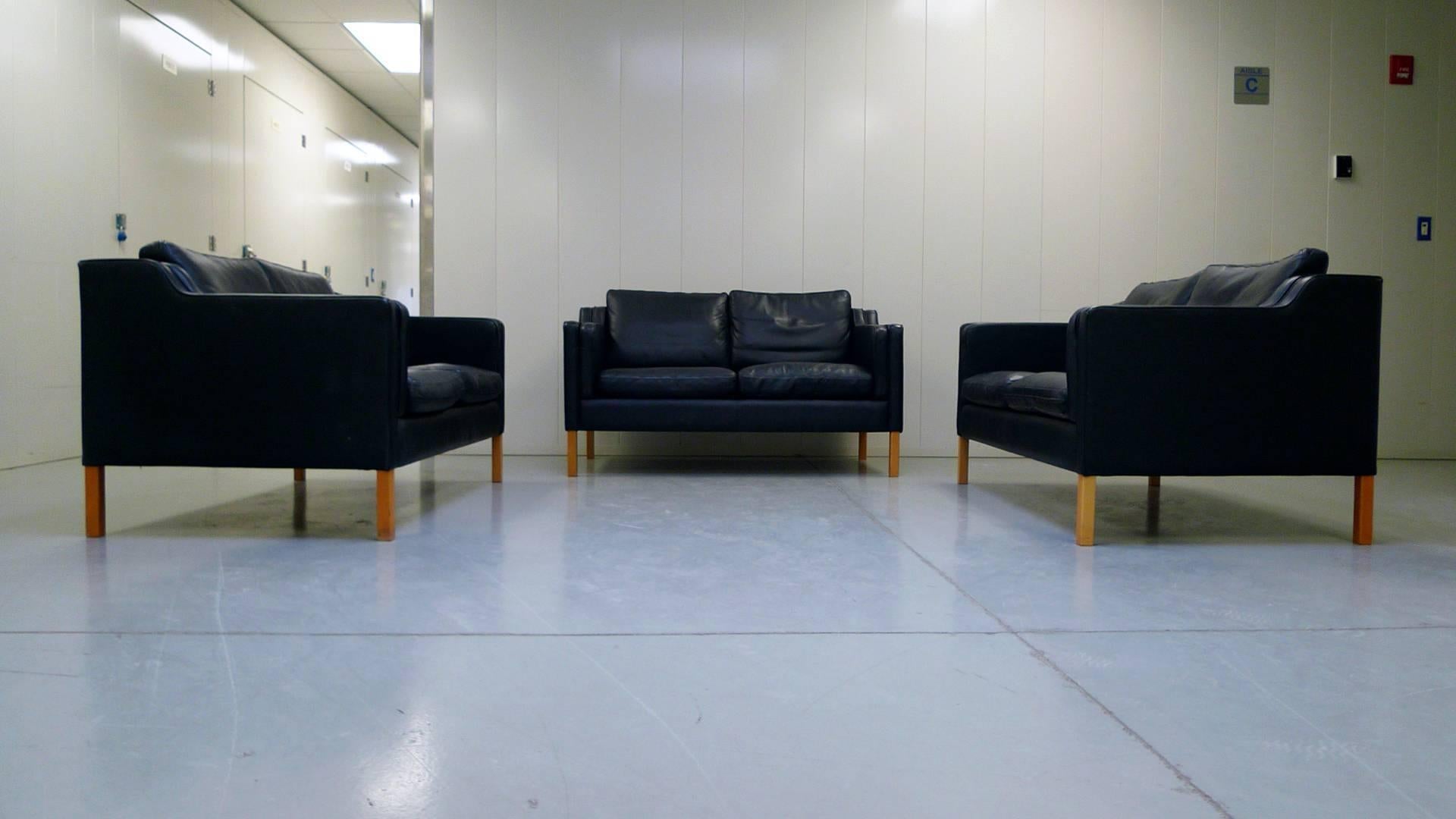 Scandinavian Modern Stouby Black Leather Settees in the Style of Børge Mogensen, Set of Three