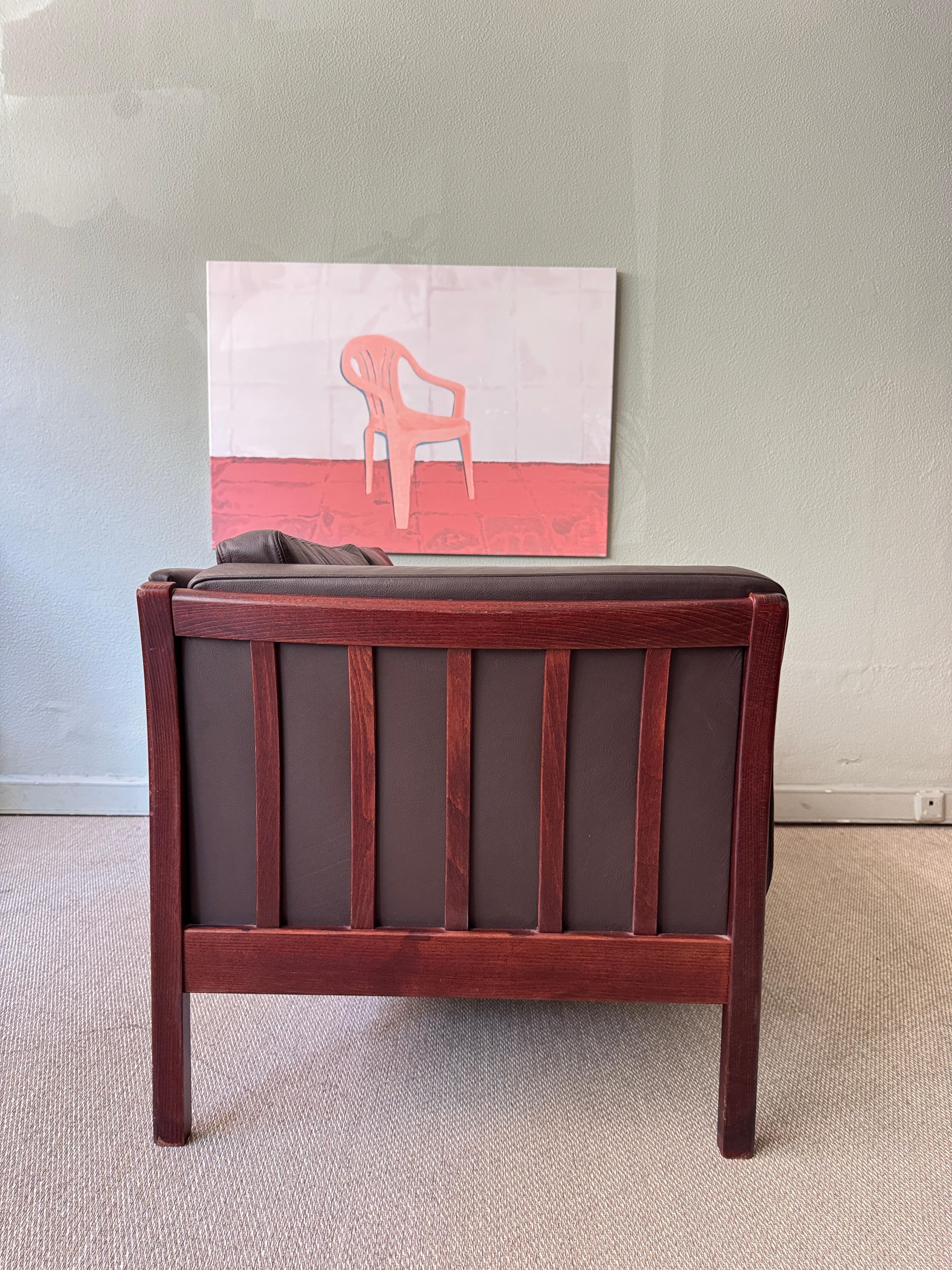 Stouby Dänisches modernes braunes Leder Buchenholz skulpturales zweisitziges Sofa 1980s im Angebot 2