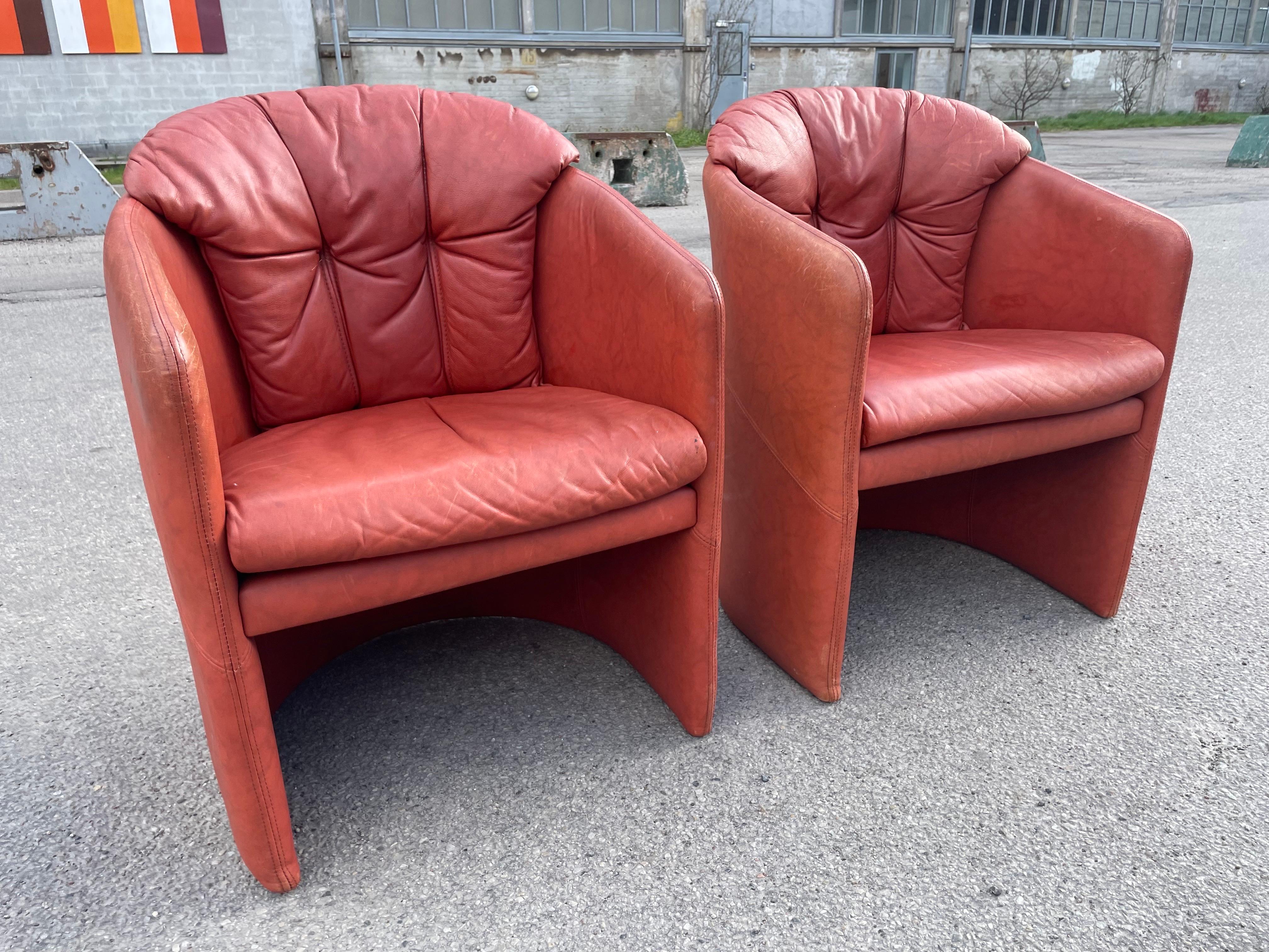 Paire de fauteuils club danois en cuir des années 1980 de Stouby en vente 8