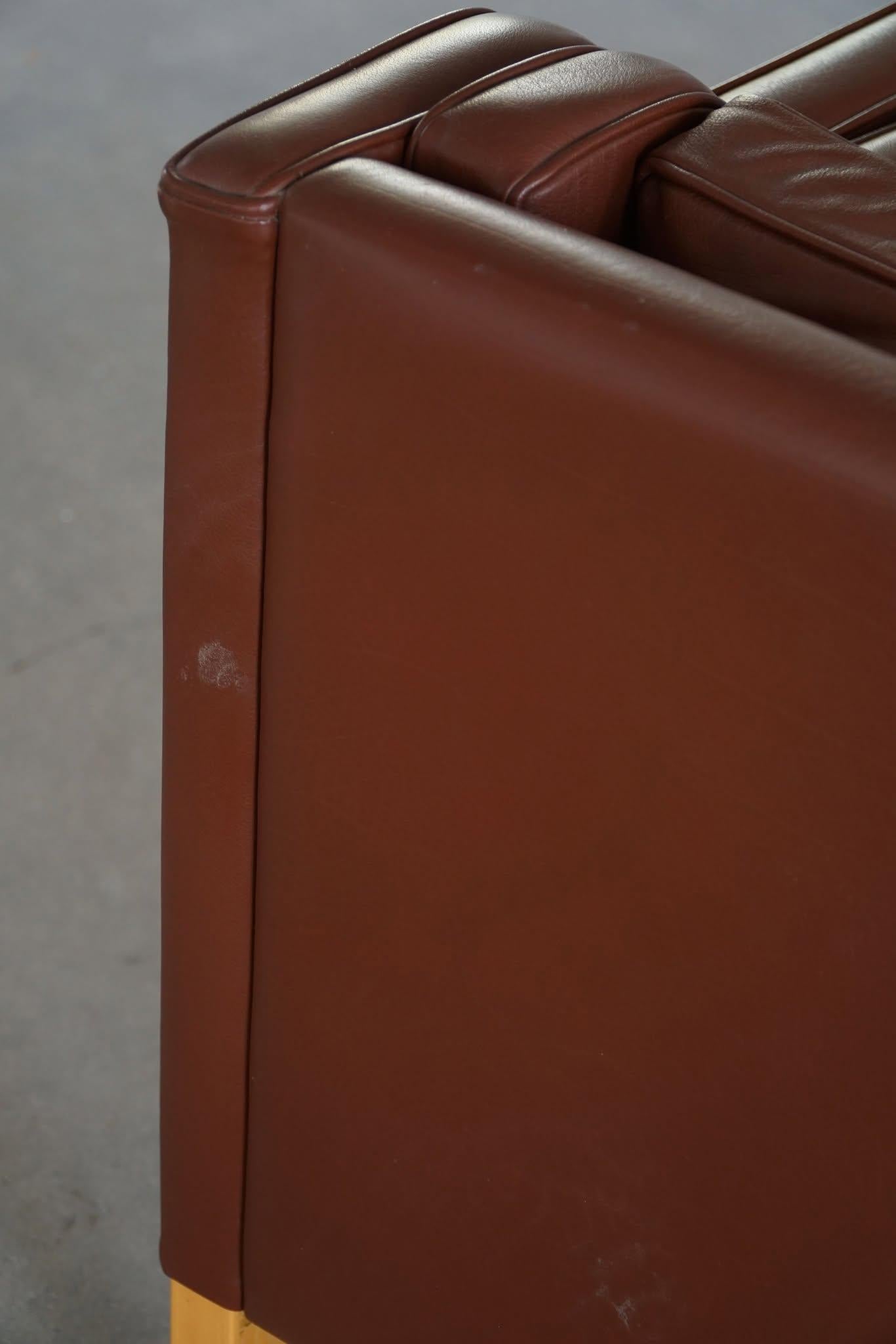 Stouby Møbelfabrik, Mid Century 3-Seater Sofa in Brown Leather, Made in 1970s For Sale 7
