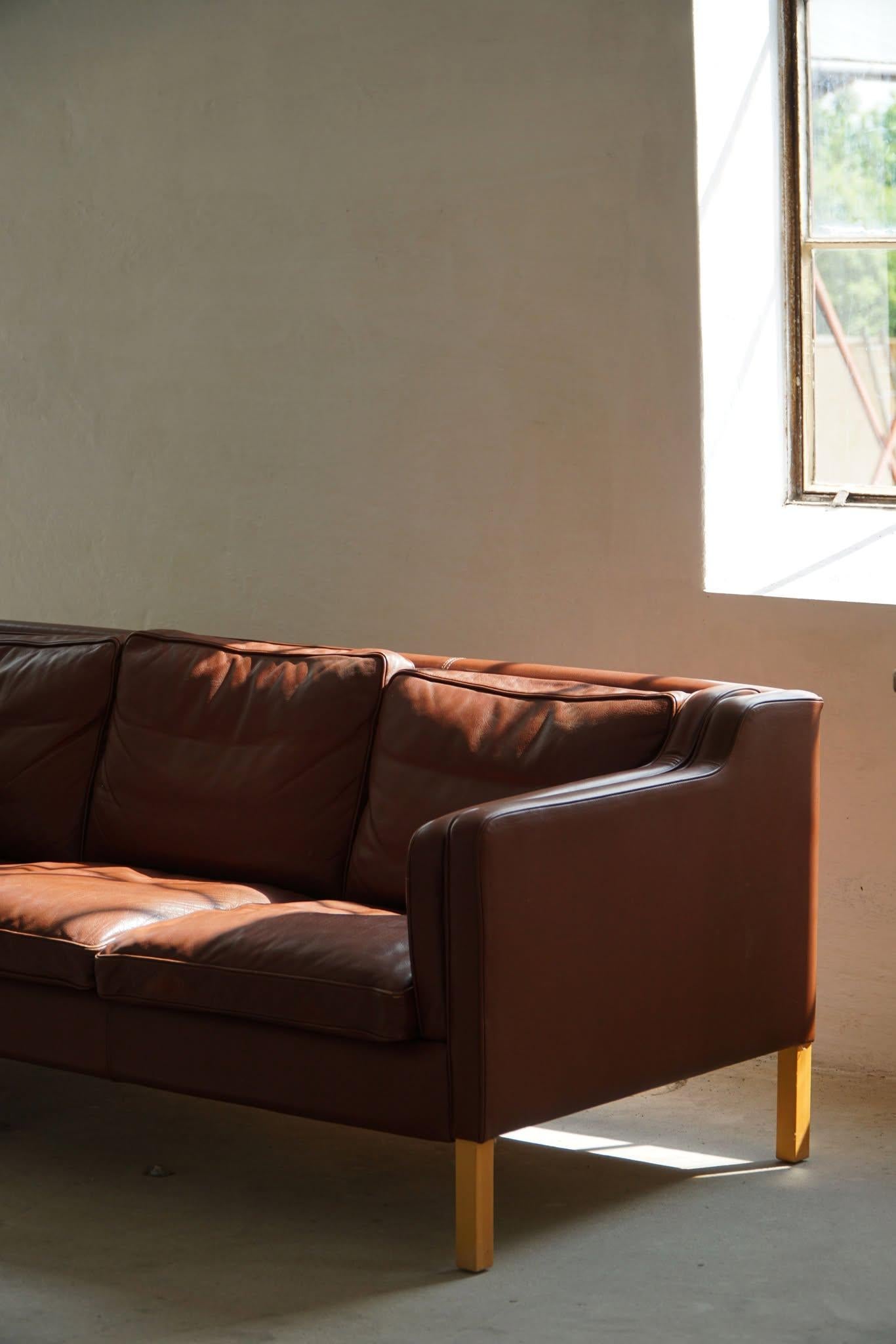 Stouby Møbelfabrik, Mid Century 3-Seater Sofa in Brown Leather, Made in 1970s For Sale 9