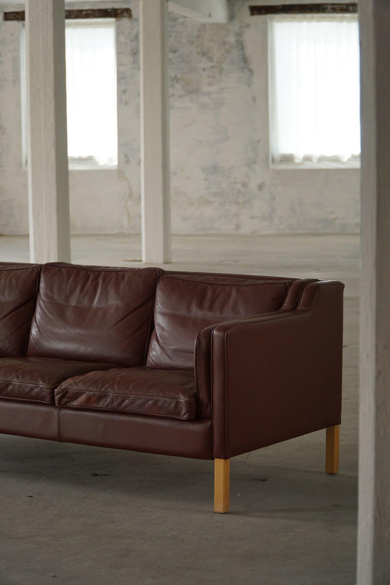 Stouby Møbelfabrik, Mid Century 3-Seater Sofa in Brown Leather, Made in 1970s For Sale 1