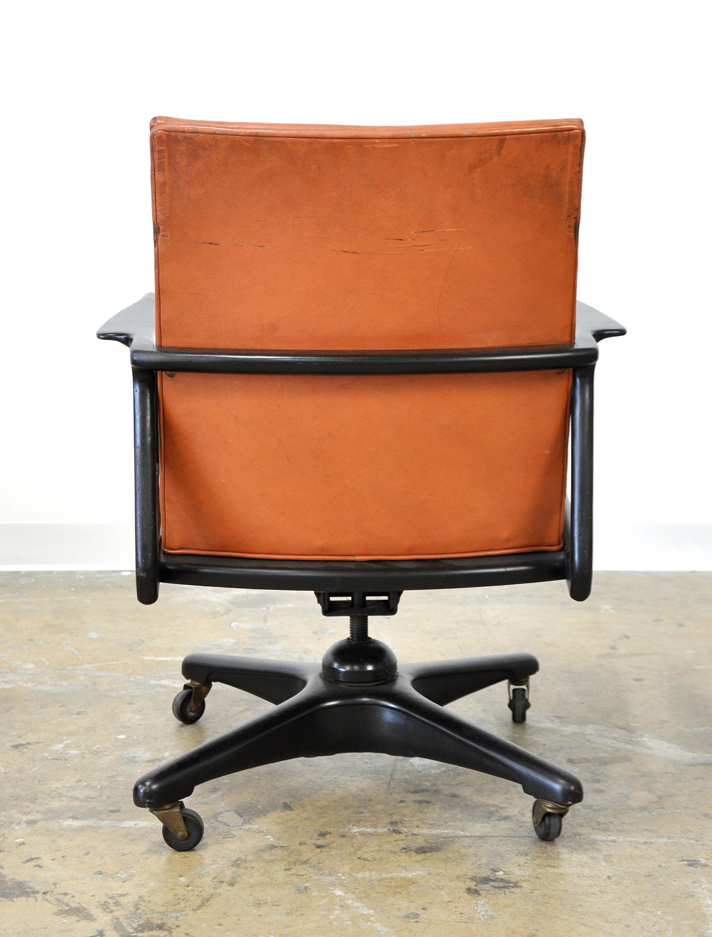 Stow and Davis Ebonized Walnut and Leather Desk Chair In Good Condition In Miami, FL