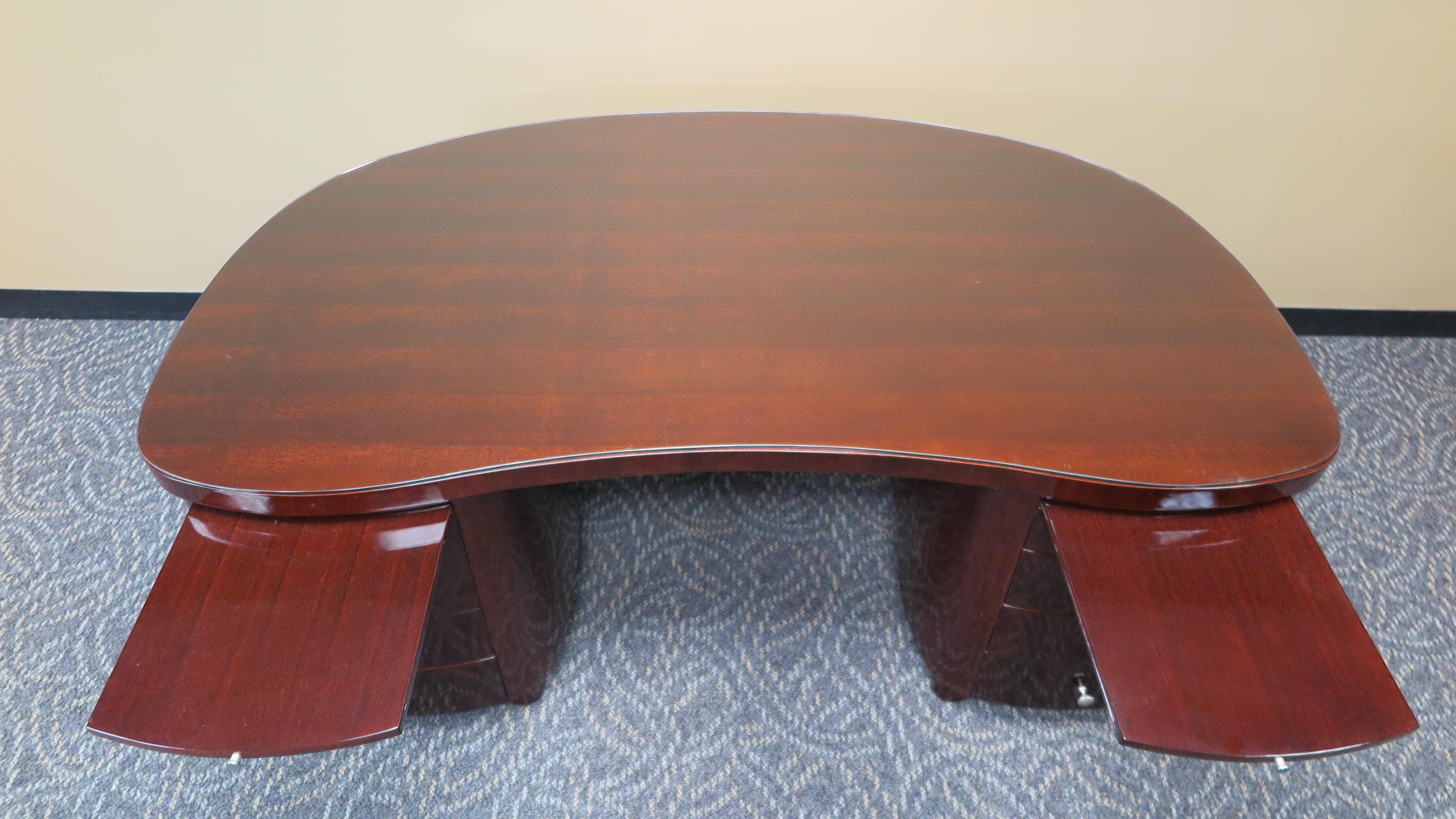 Stow Davis Desk In Excellent Condition In New York, NY