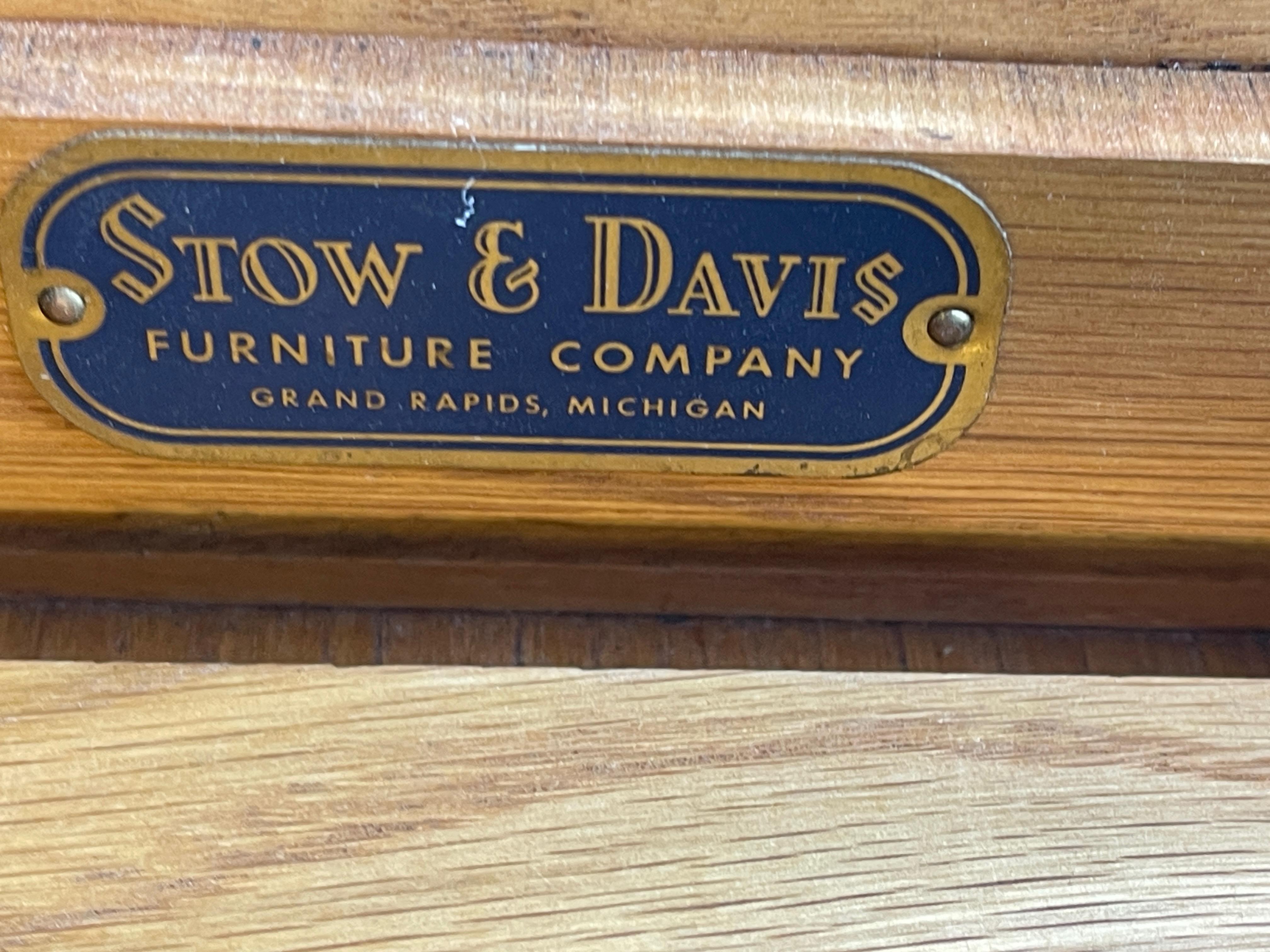 Stow Davis Kidney Shaped Executive Desk 6