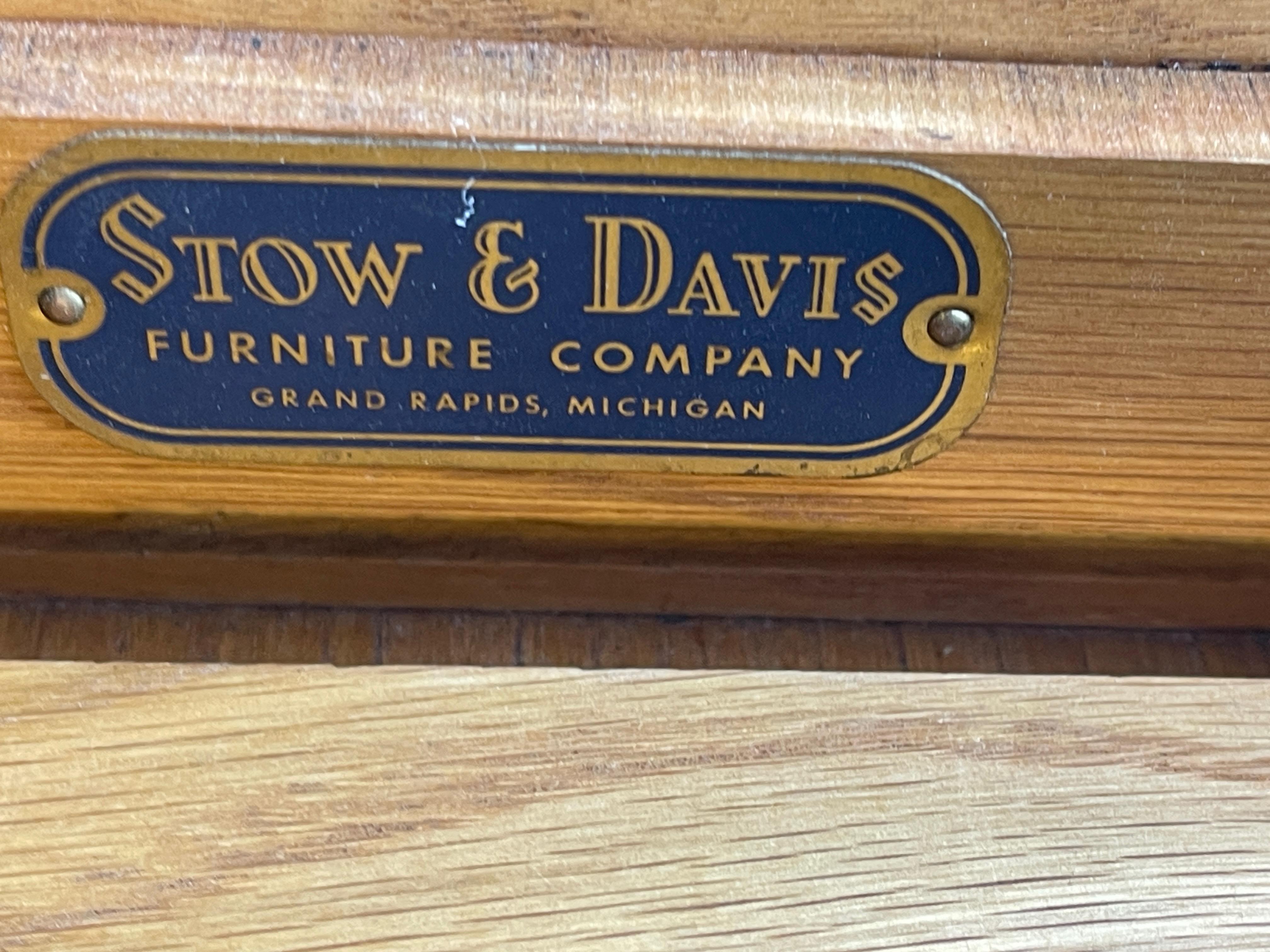 Stow Davis Kidney Shaped Executive Desk For Sale 7