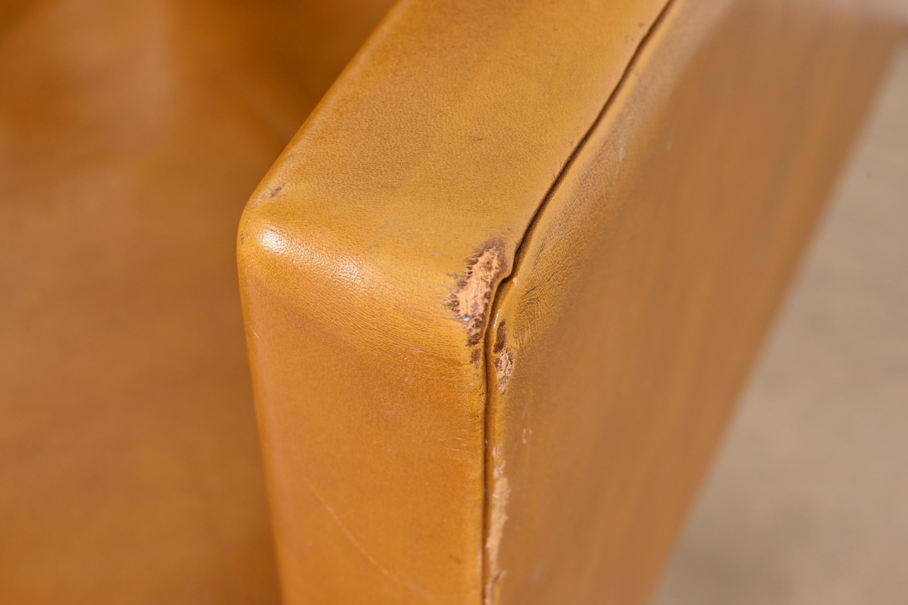 Stow Davis Mid-Century Modern Leather Executive Swivel Desk Chair, Circa 1960s For Sale 7