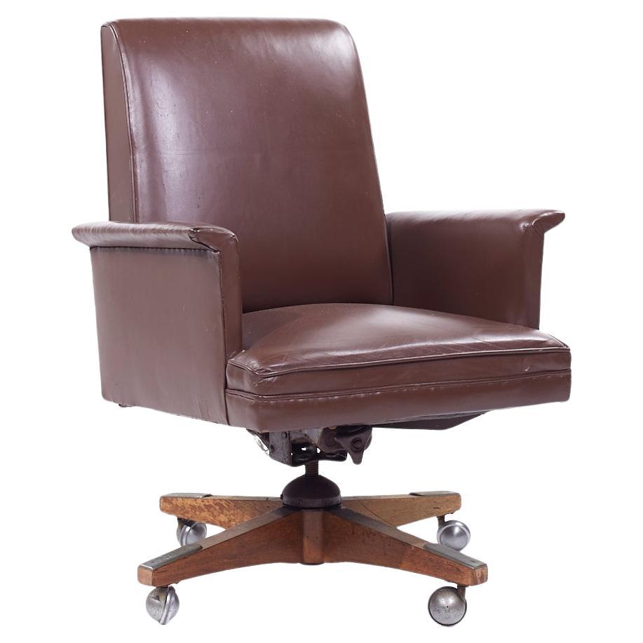 Stow Davis Mid Century Modern Leather Executive Swivel Desk Chair