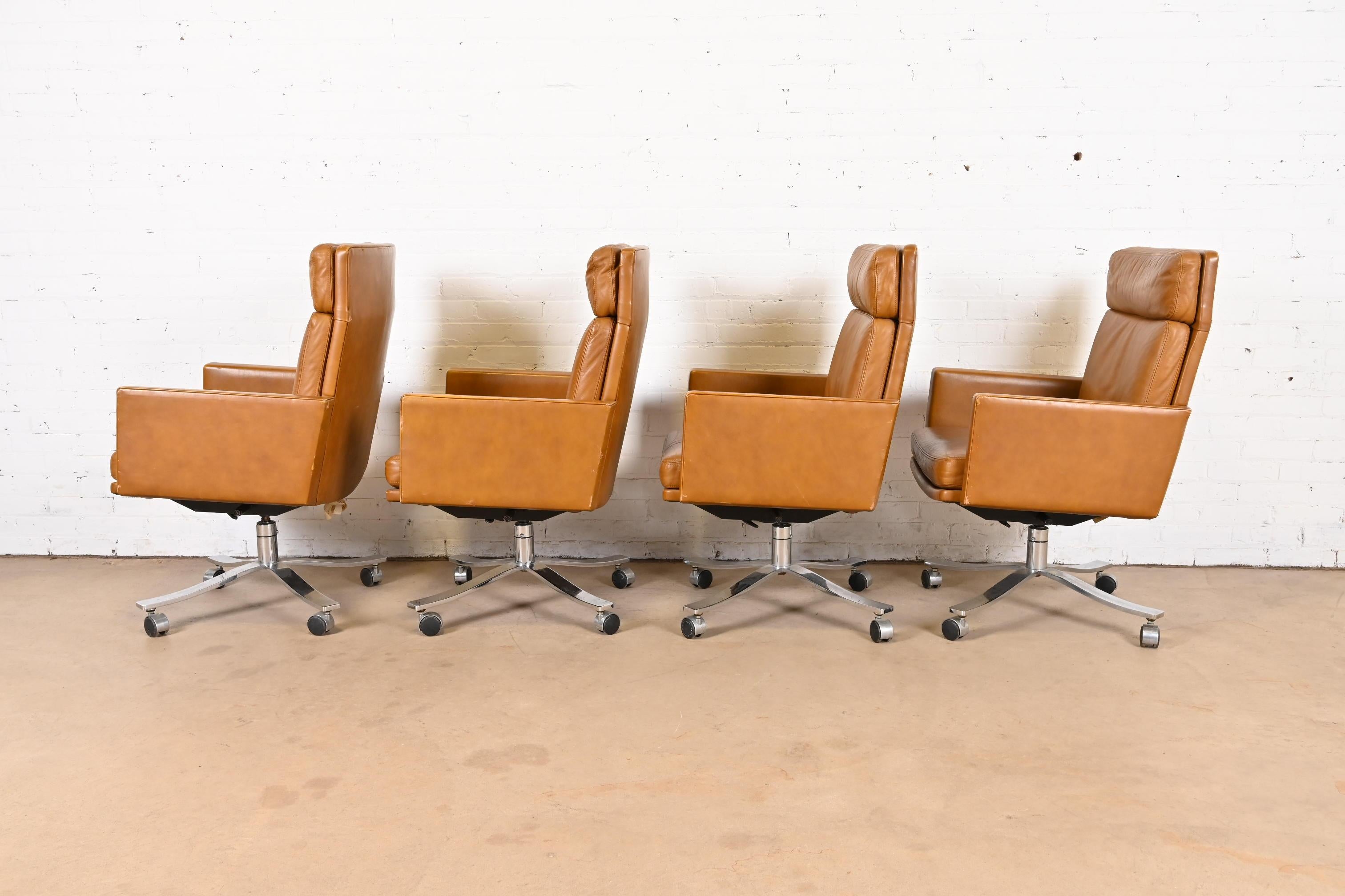 Stow Davis Mid-Century Modern Leather Executive Swivel Desk Chairs, Set of Four For Sale 1