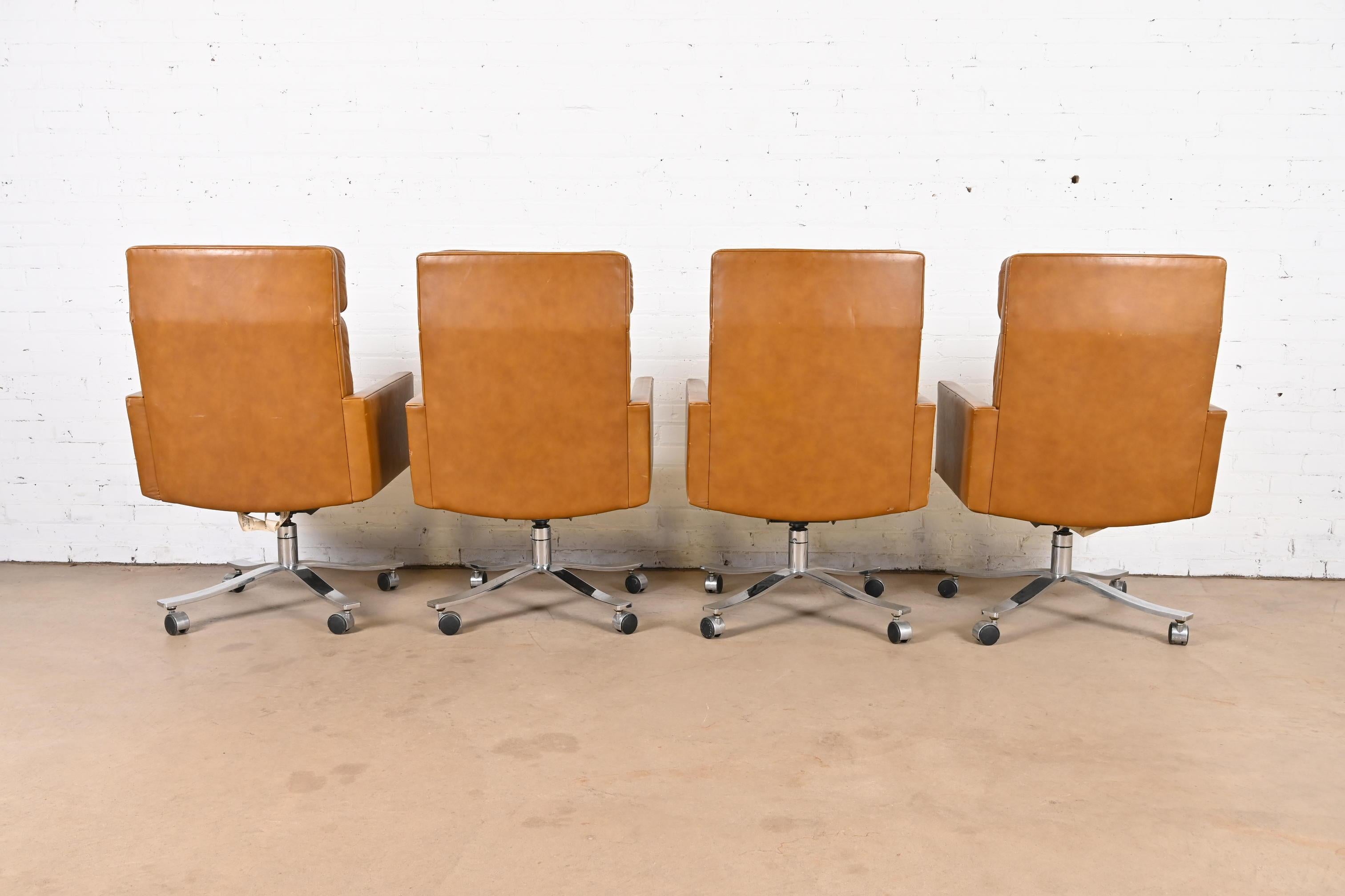 Stow Davis Mid-Century Modern Leather Executive Swivel Desk Chairs, Set of Four For Sale 2