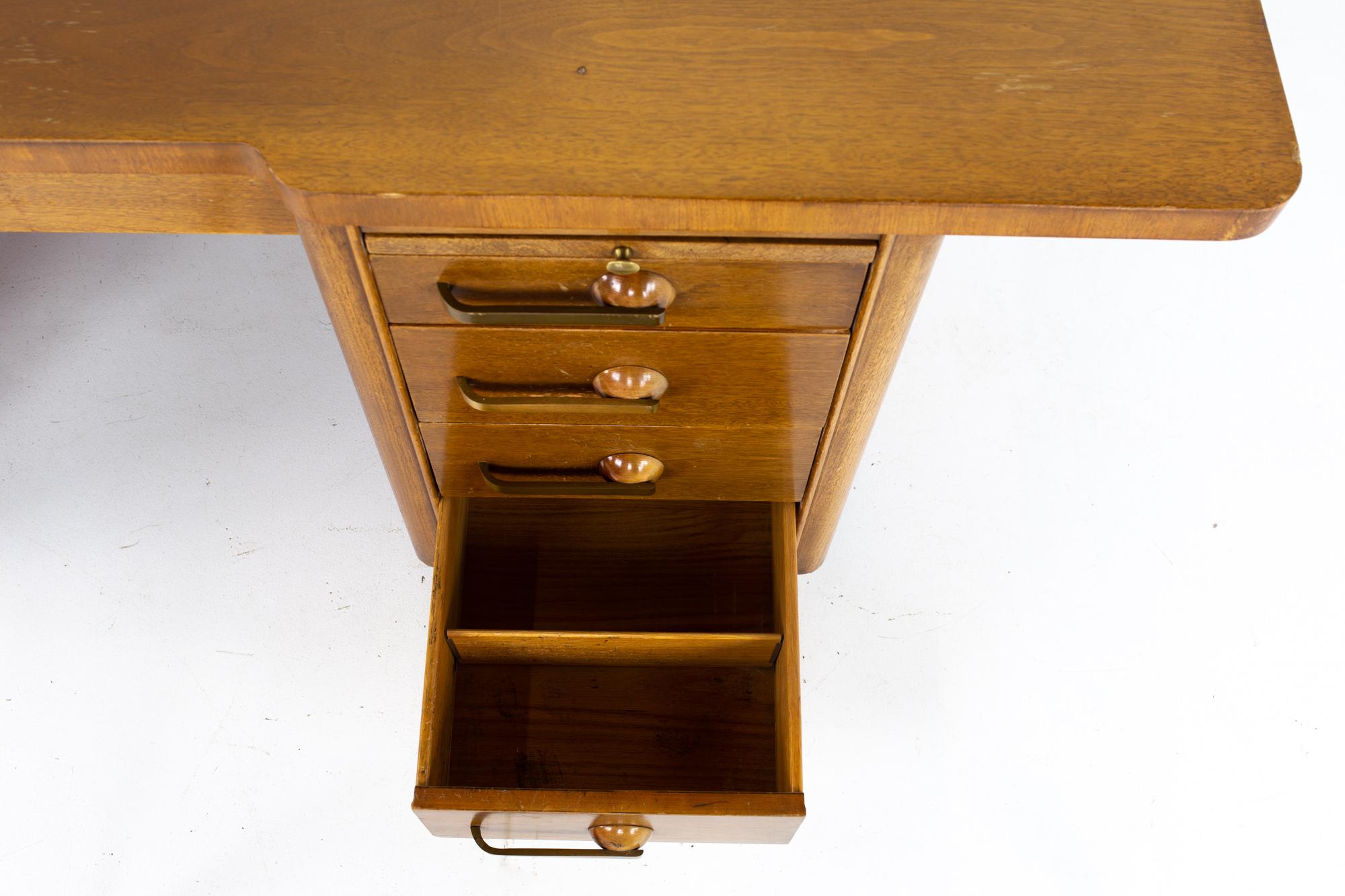 Stow Davis Mid Century Walnut and Brass Executive Desk 8