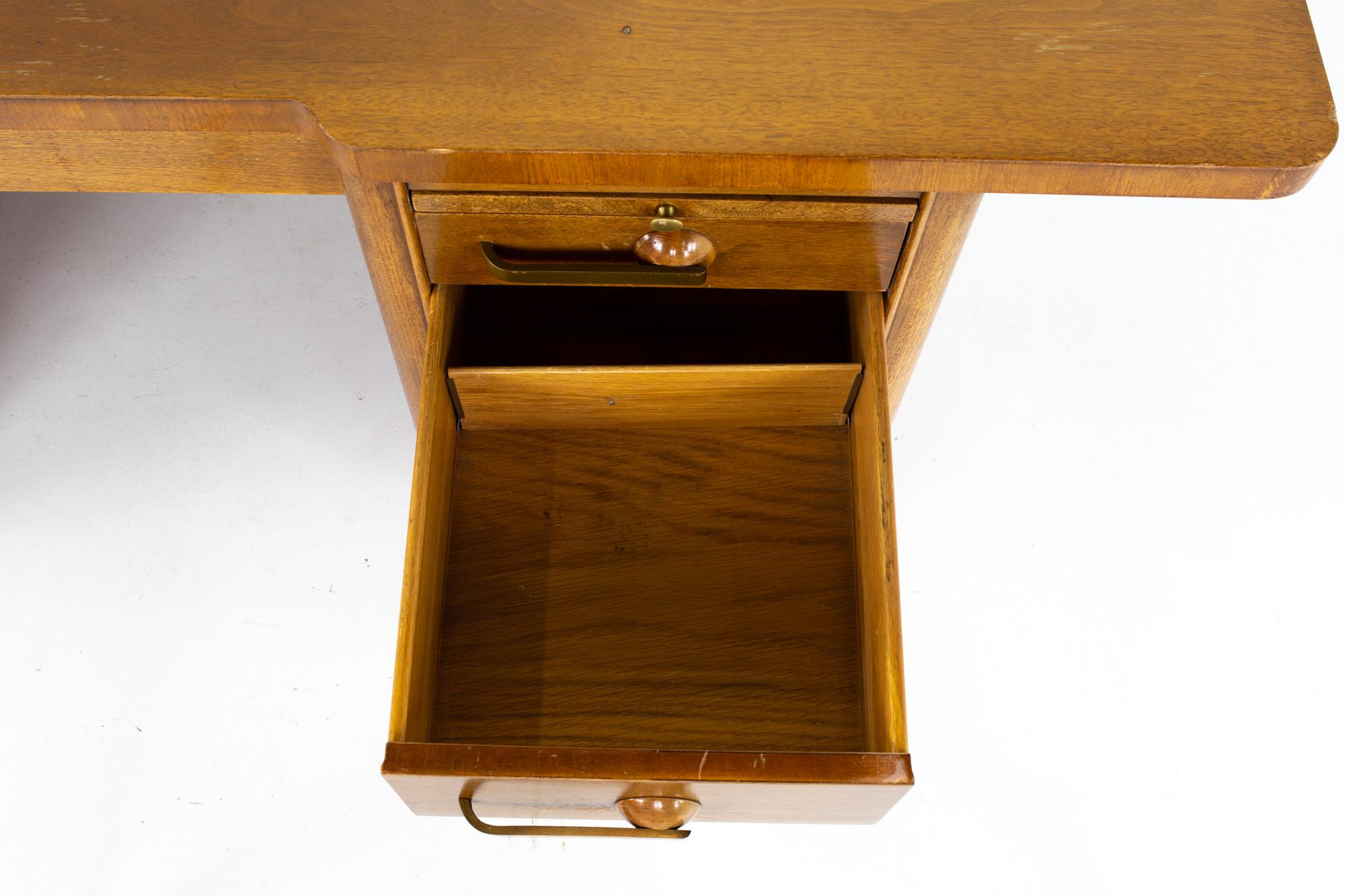 Stow Davis Mid Century Walnut and Brass Executive Desk 10