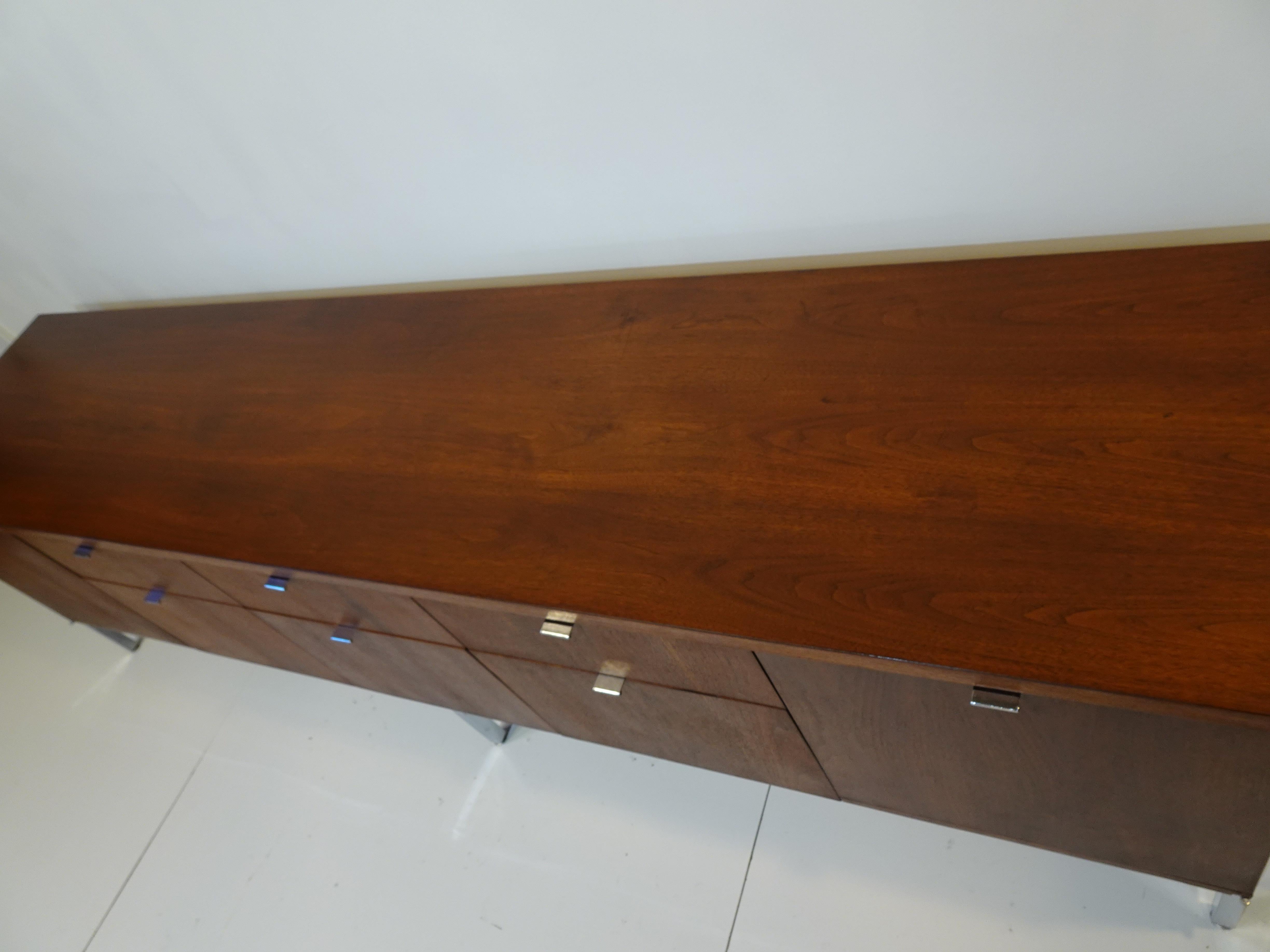 Stow Davis Walnut Credenza in the Style of Knoll 6