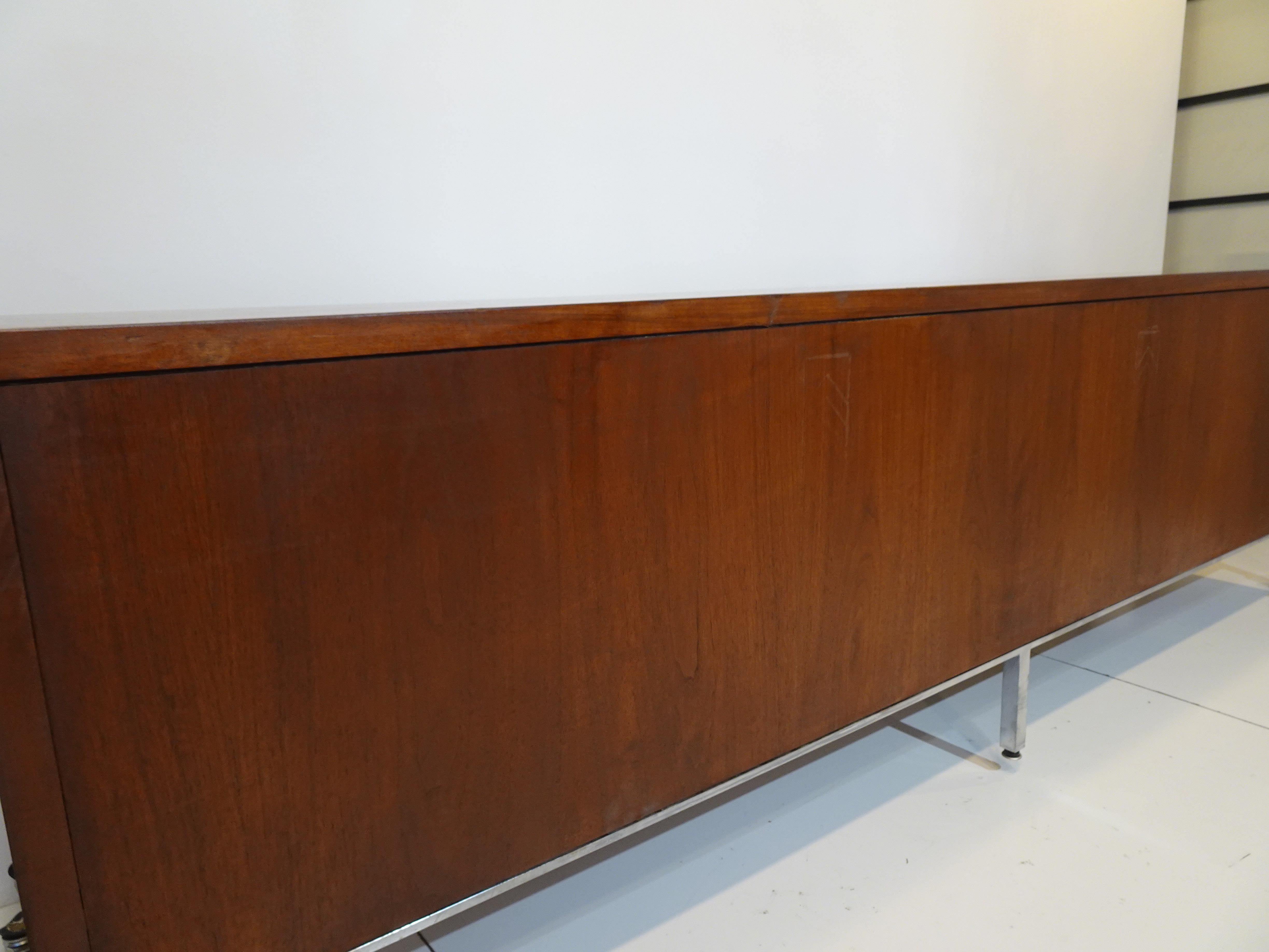Stow Davis Walnut Credenza in the Style of Knoll 7
