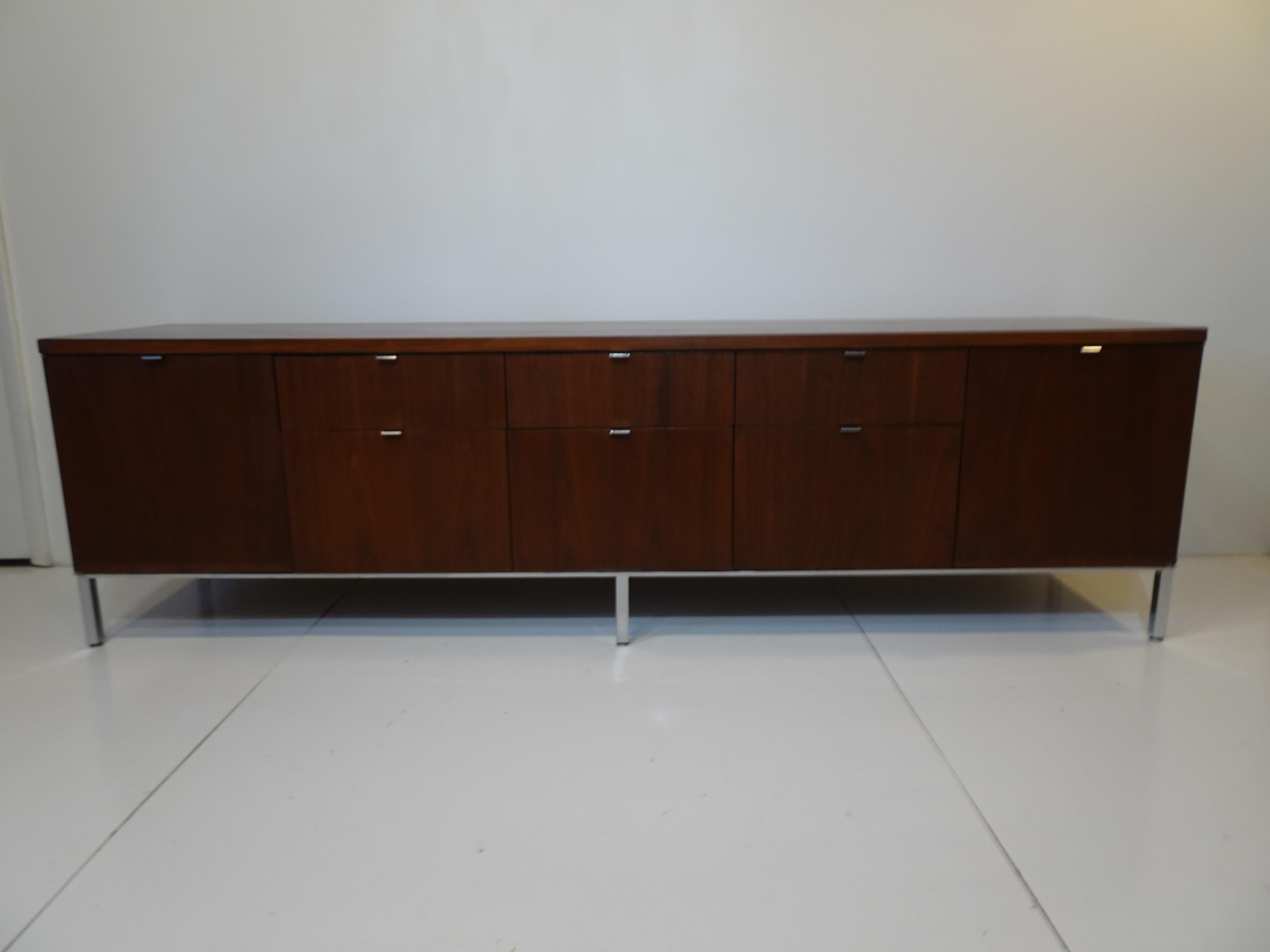 American Stow Davis Walnut Credenza in the Style of Knoll