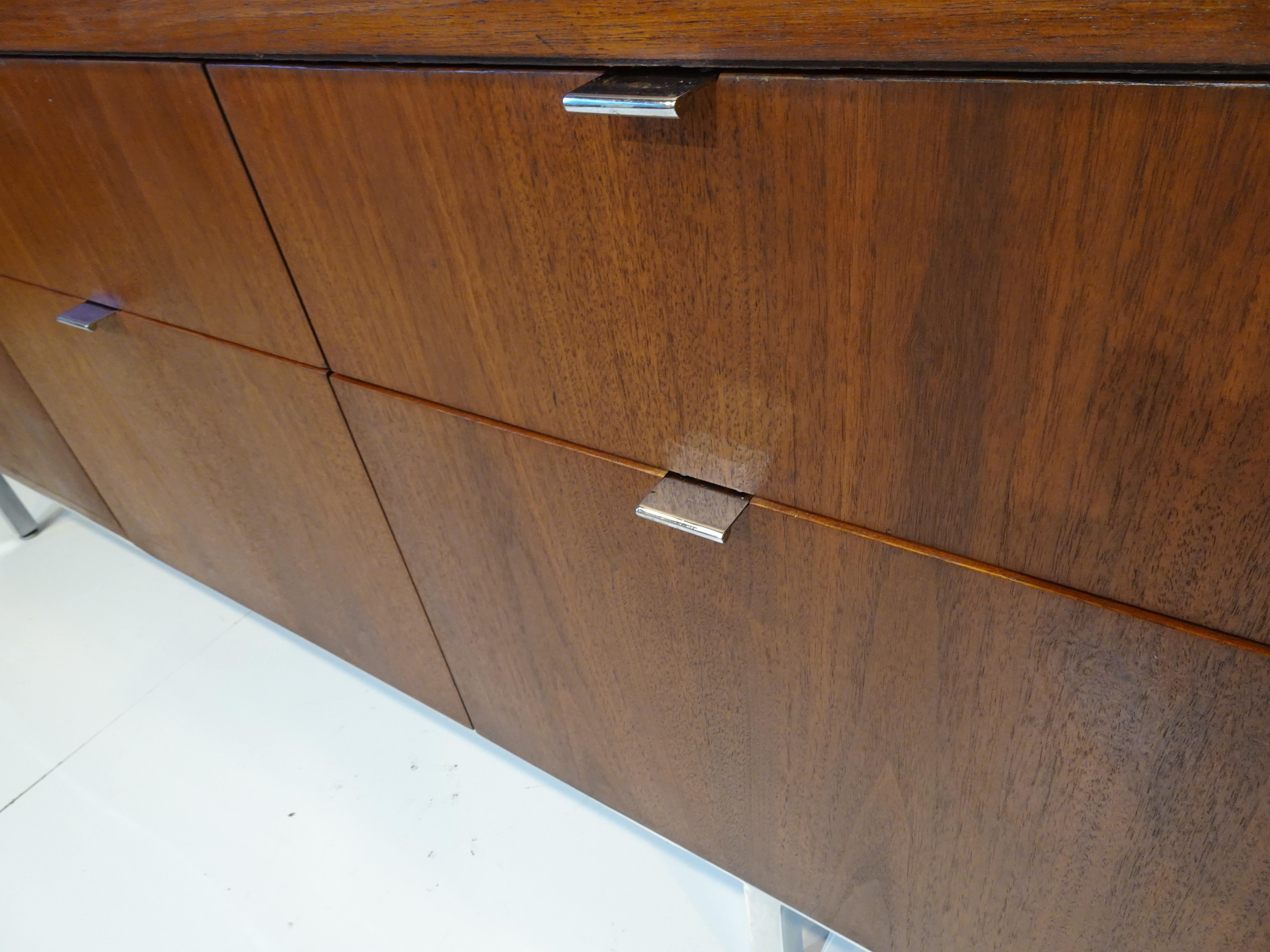 Stow Davis Walnut Credenza in the Style of Knoll 1