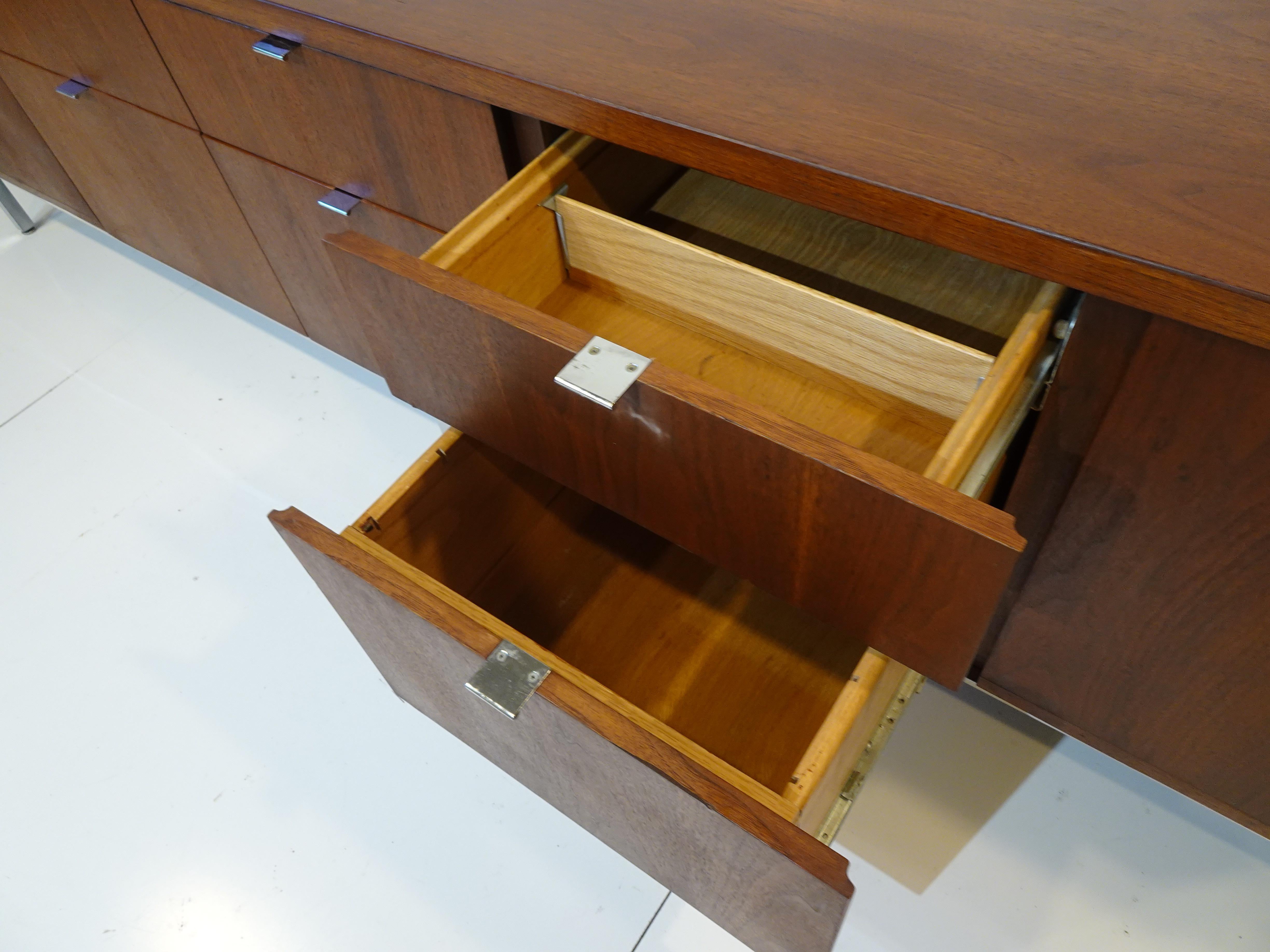 Stow Davis Walnut Credenza in the Style of Knoll 2
