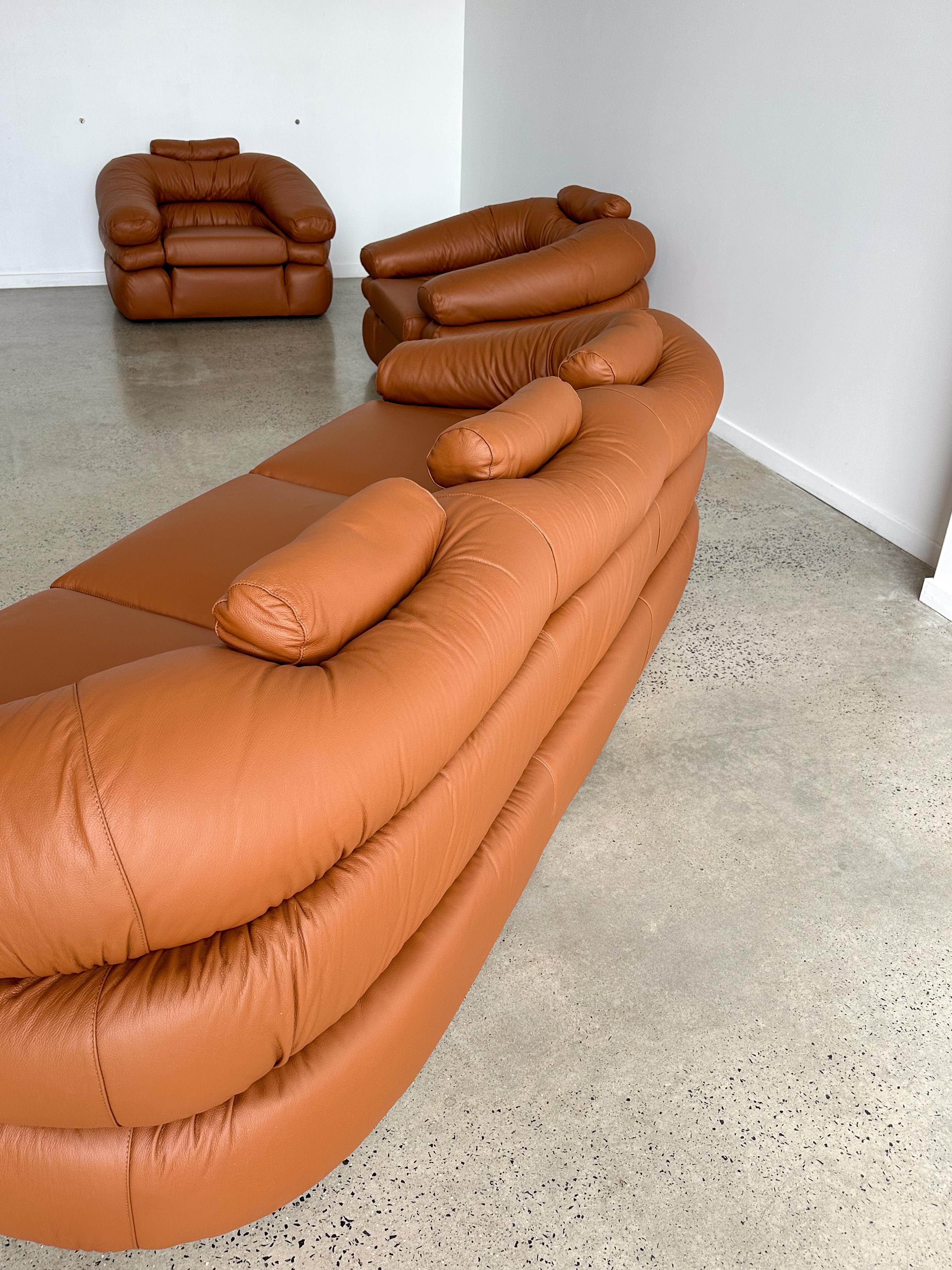 This stunning rare three seater Leather Sofa was designed 1968 by Design Team De Pas , Donato d’Urbino and Paolo Lomazzi. They created one of the most iconic objects in Italian Design history. This Model named 
