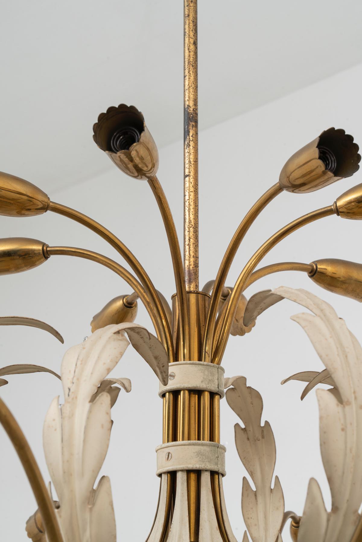 Polished Strada Milano Large 16 Lights Italian Brass Midcentury Chandelier, Late 1940s For Sale