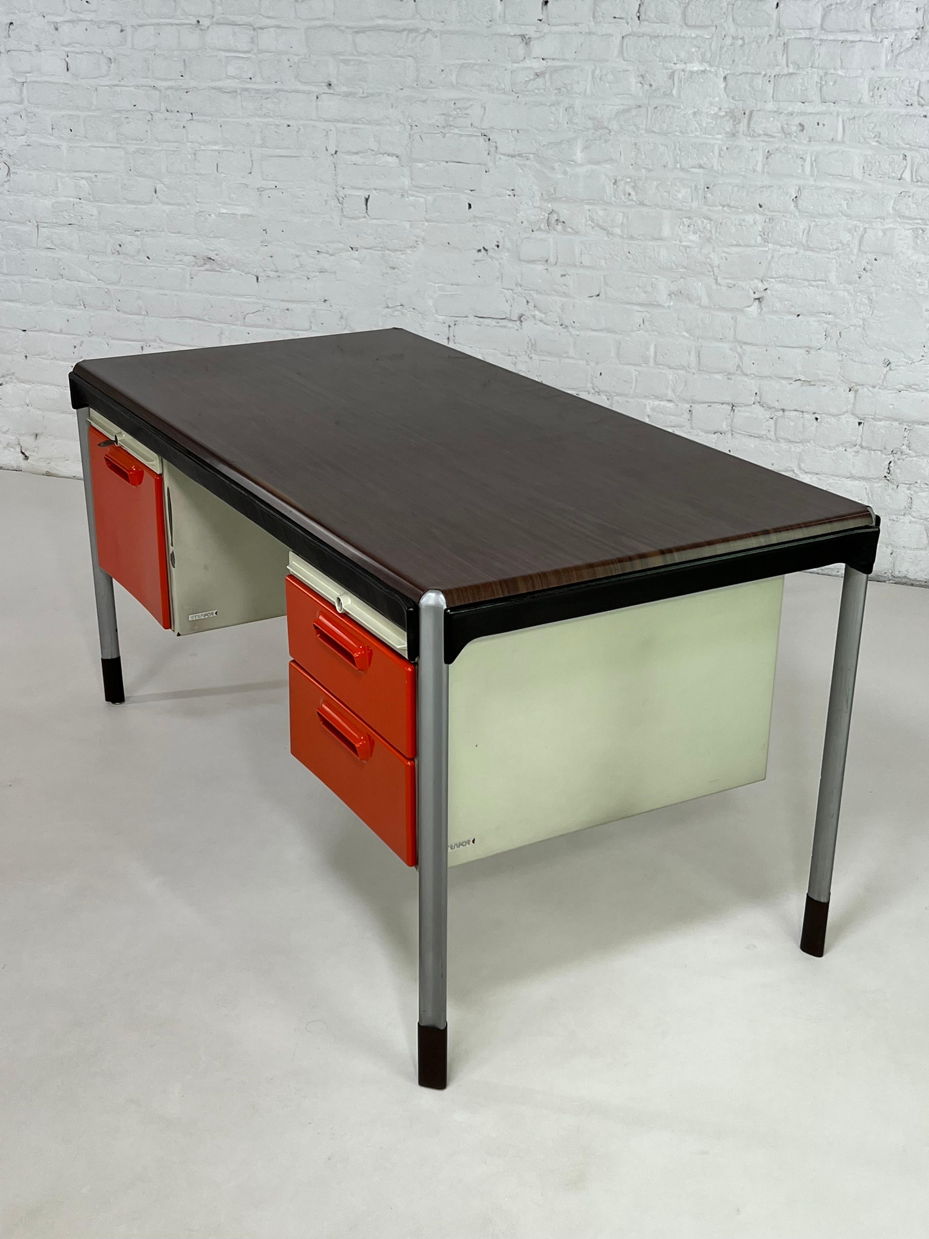 Strafor and Marc Held 1960s-1970s French Wooden and Metal Rare Executive Desk For Sale 1