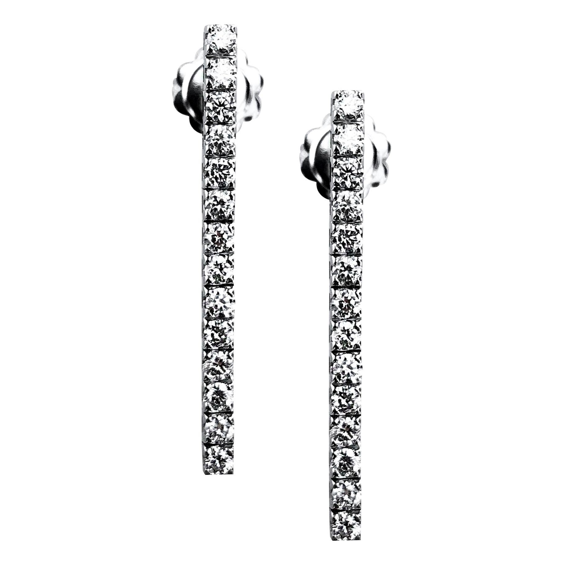 Pendientes colgantes de oro blanco de 18 quilates engastados con diamantes de 1,08 quilates