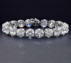 Straight Line Bracelet with Round Brilliant Diamonds